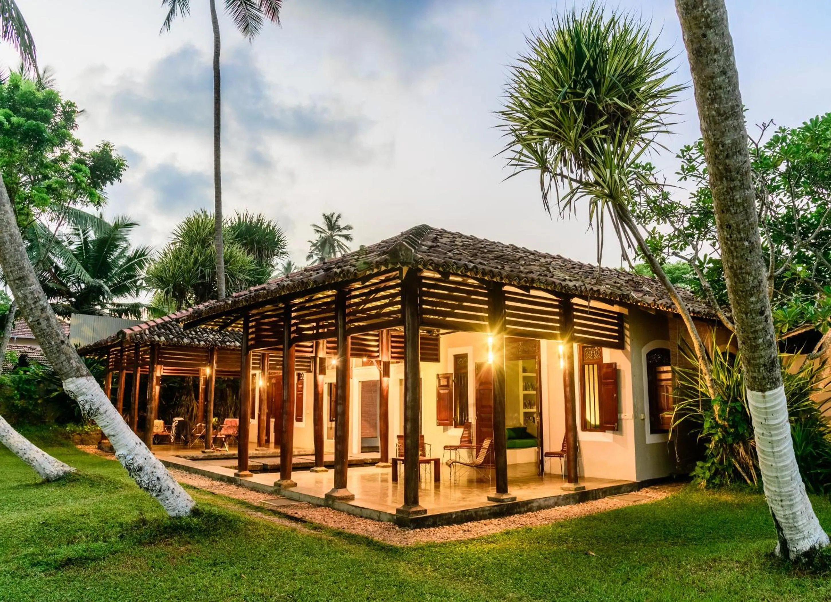 Property building in Apa Villa Thalpe