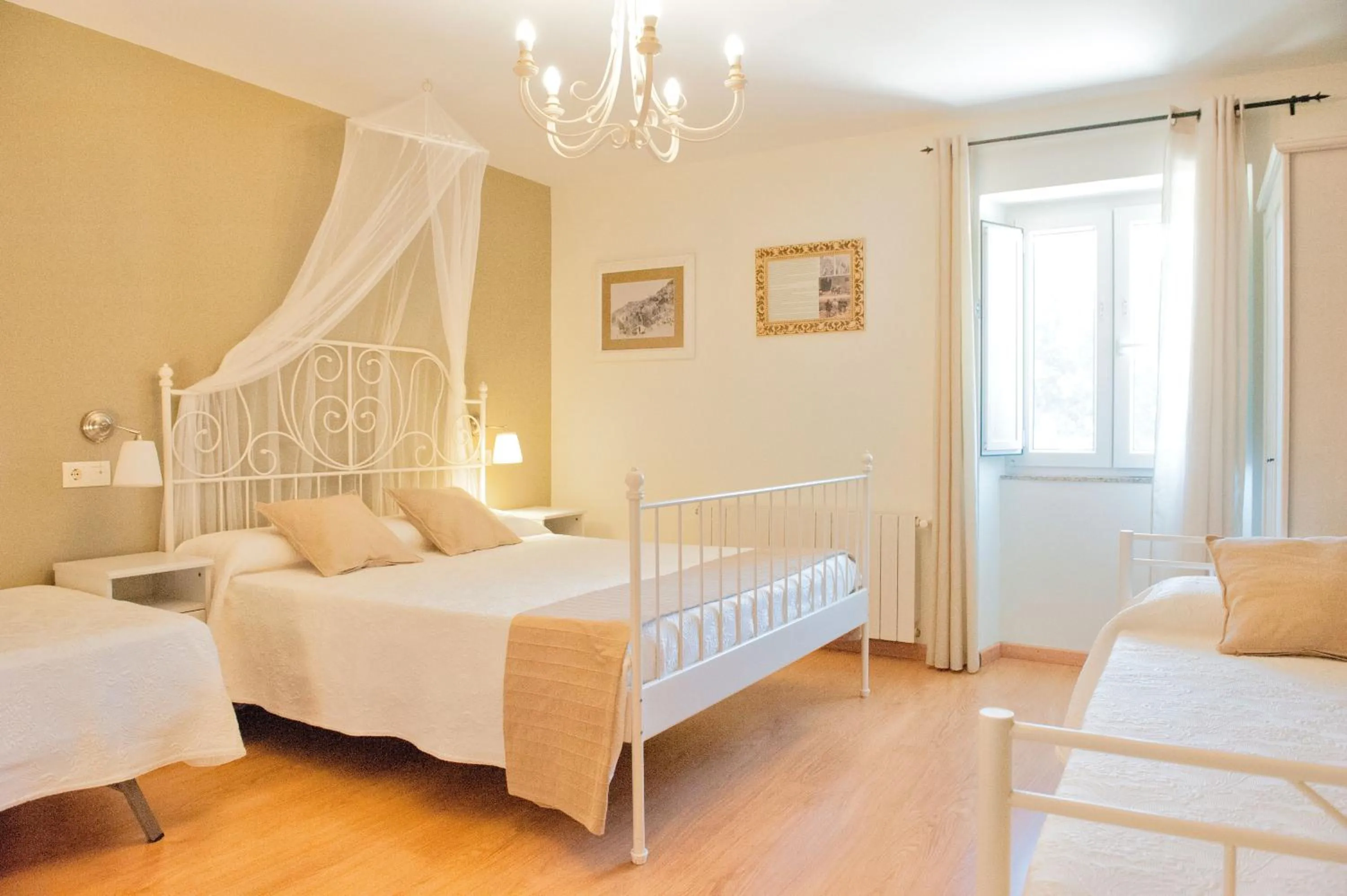 Decorative detail, Bed in A Casa do Folgo Turismo Rural