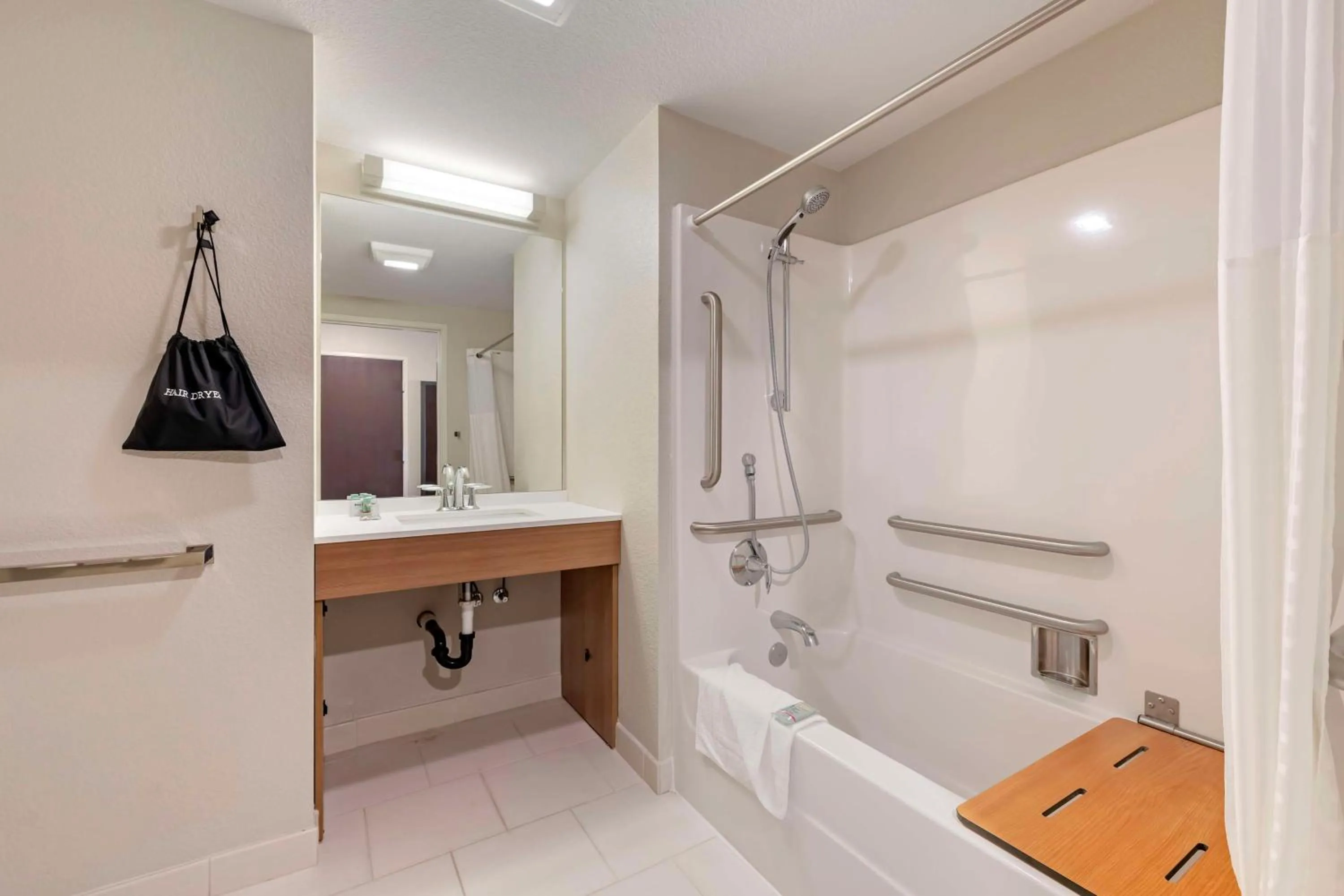 Bathroom in Best Western Limon