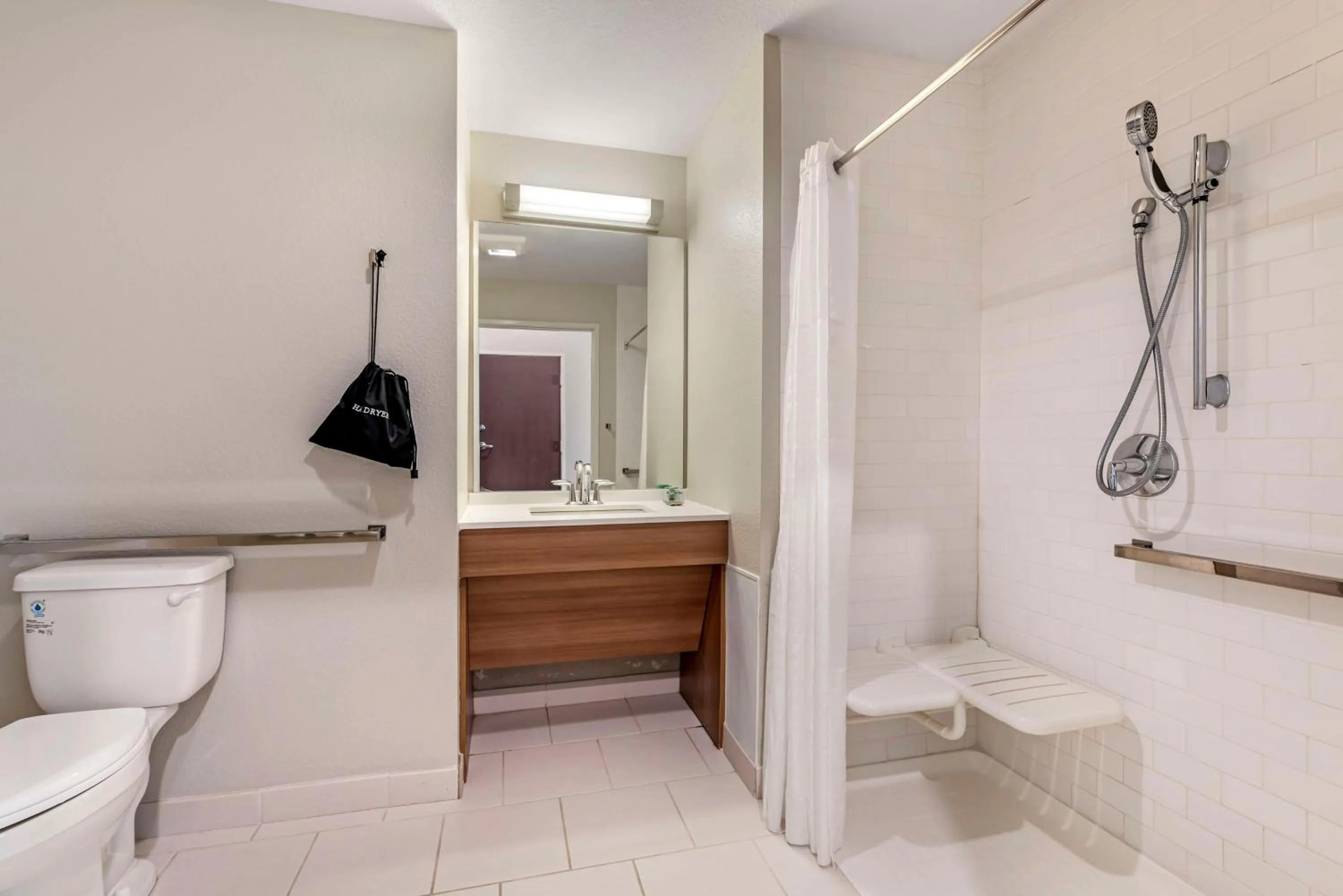 Bathroom in Best Western Limon