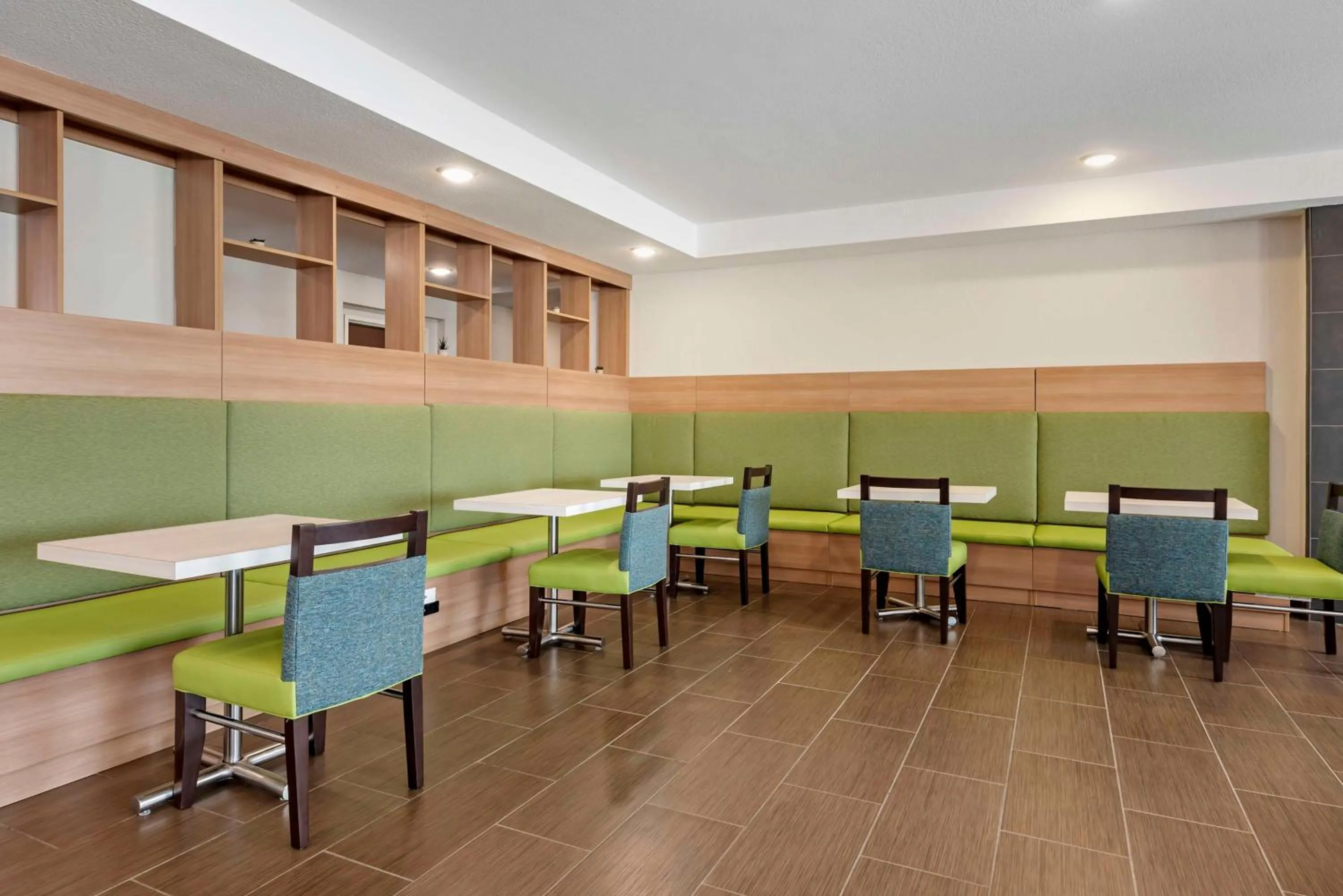 Breakfast in Best Western Limon