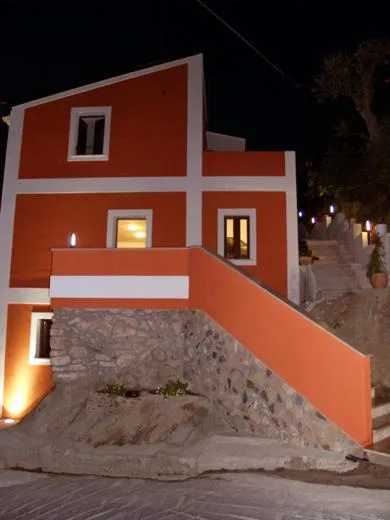 Facade/entrance in B&B La Casa Rossa