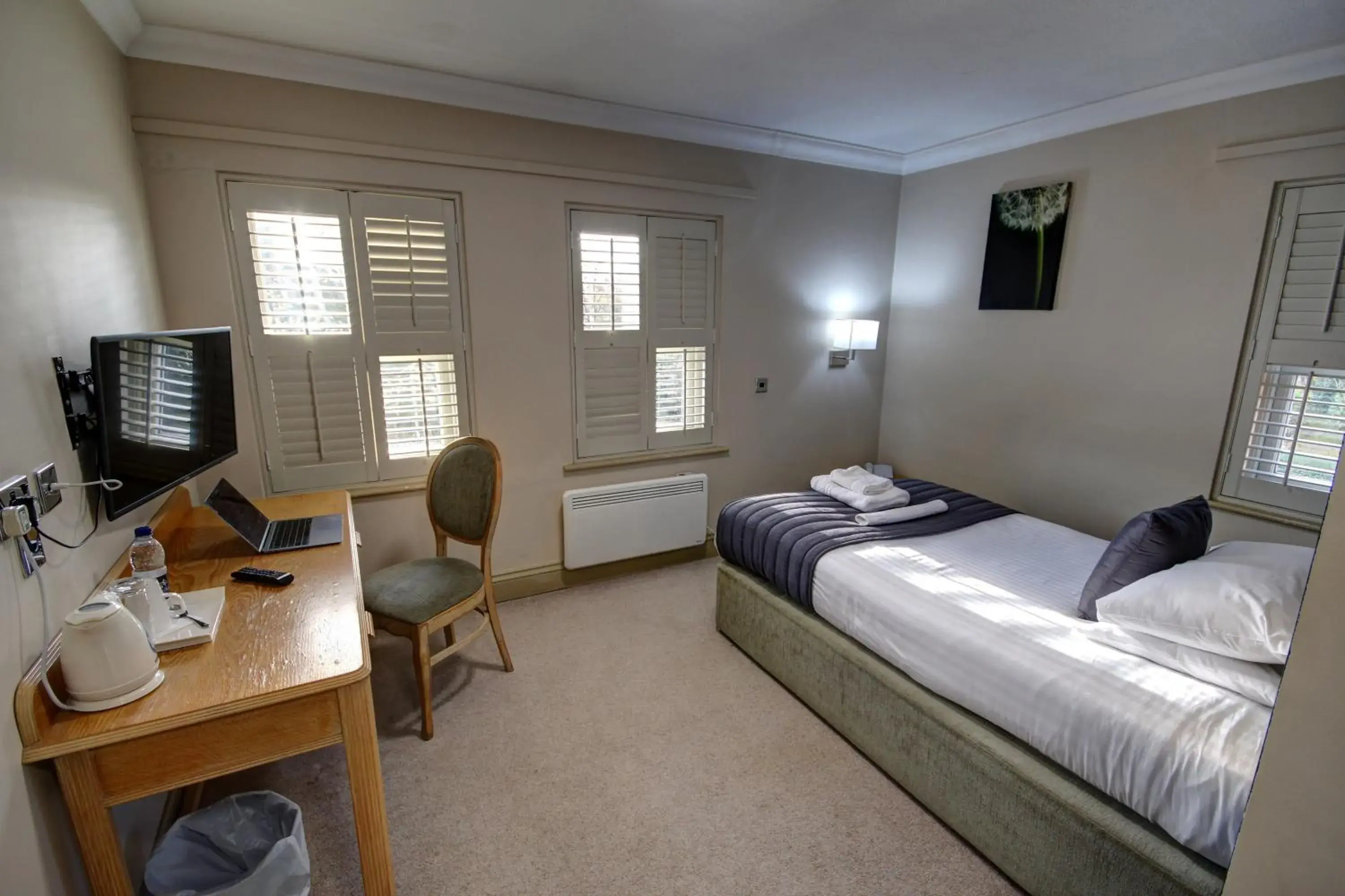 Standard Single Room in The Rochford Hotel Standard Single Room in The Rochford Hotel