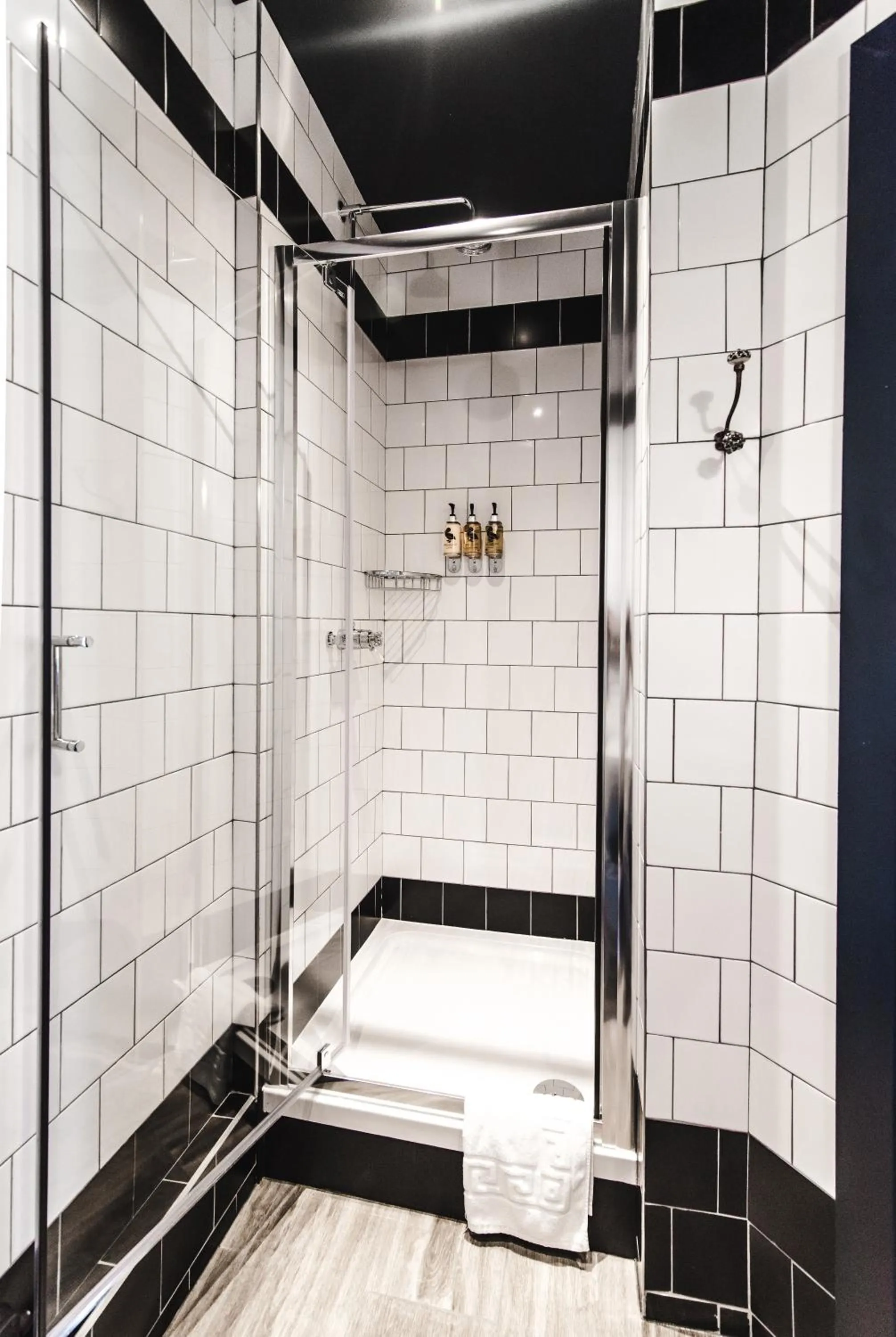 Shower in The Waterman