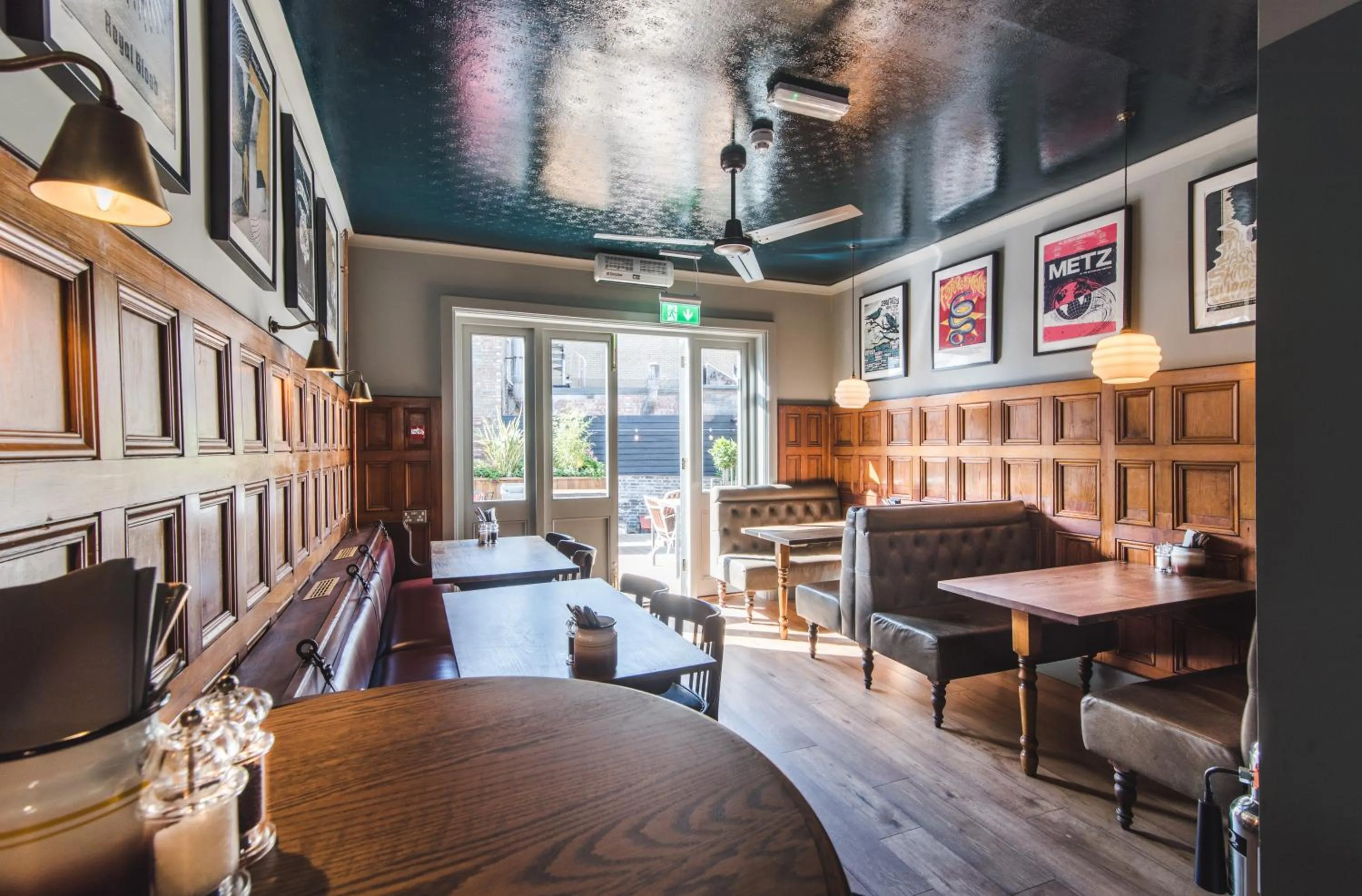 Restaurant/places to eat in The Waterman