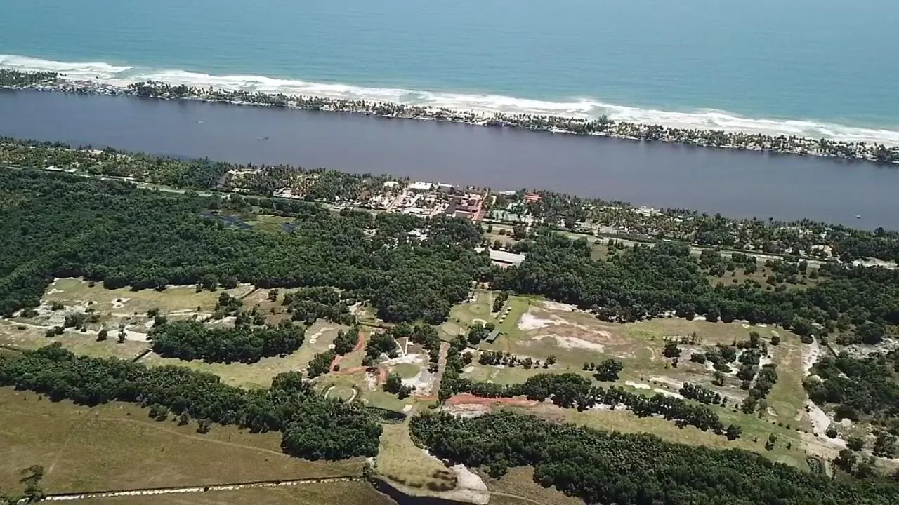 Golfcourse in Hotel Coucoue Lodge