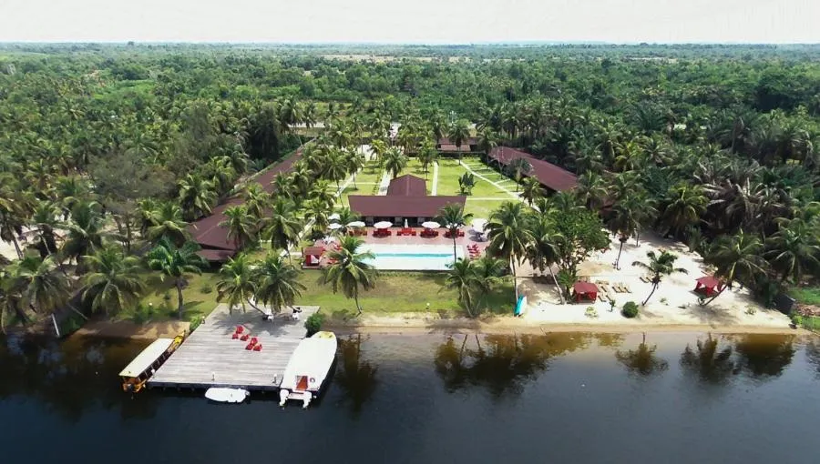 Property building in Hotel Coucoue Lodge