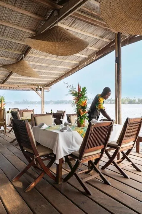 Restaurant/places to eat in Hotel Coucoue Lodge