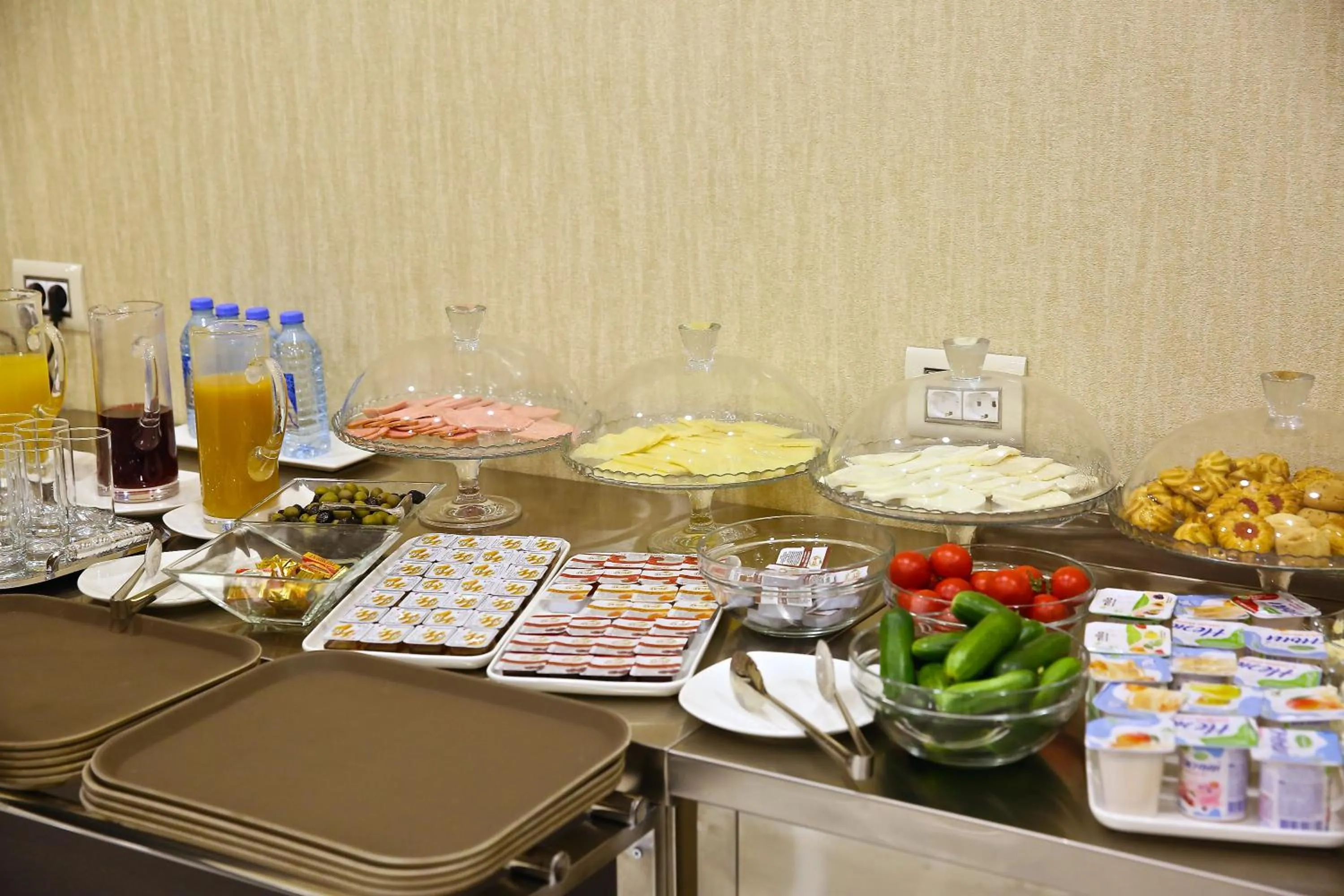 Restaurant/places to eat in Rusel Hotel