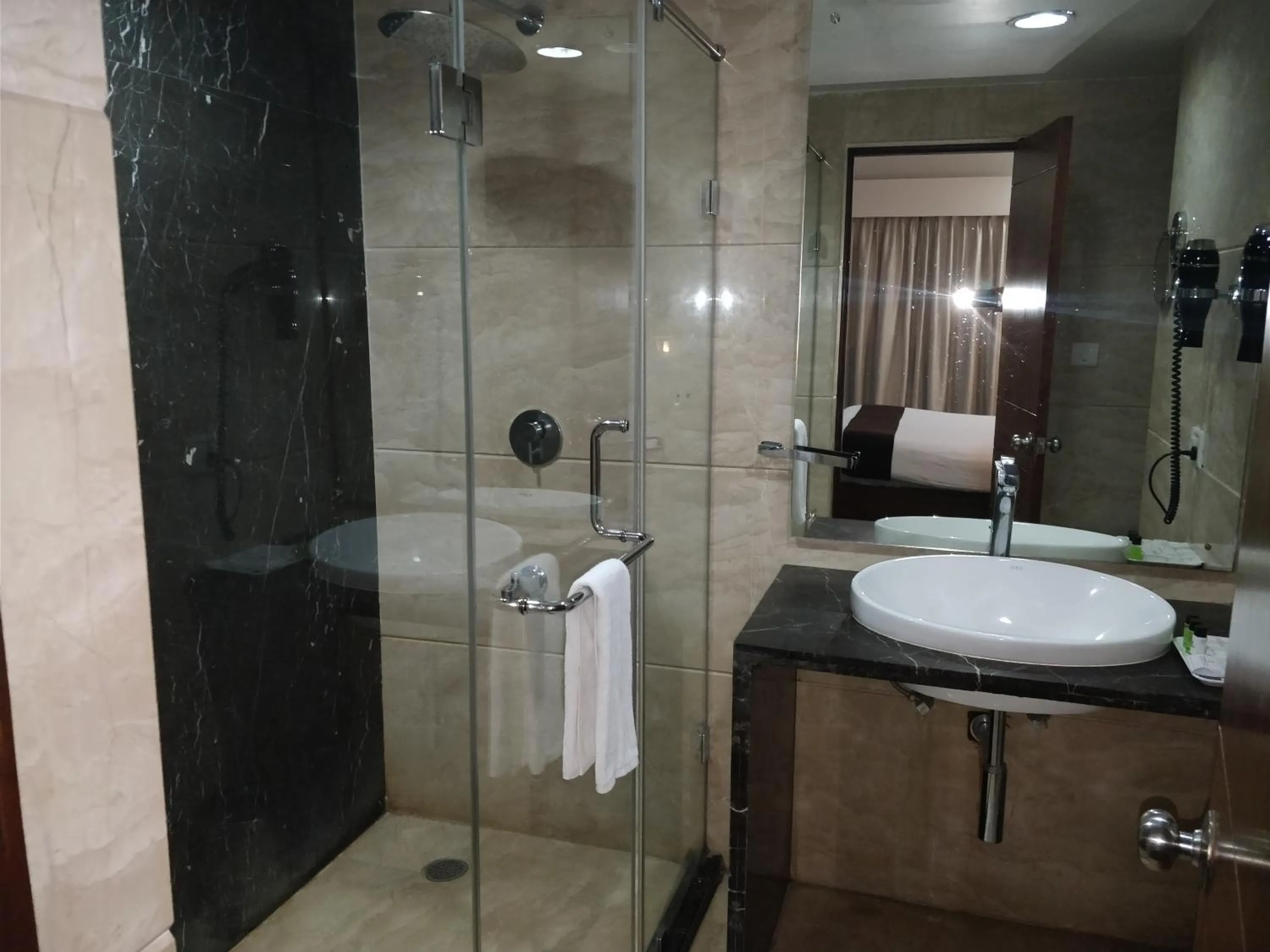 Shower in Hotel Ambient Turret