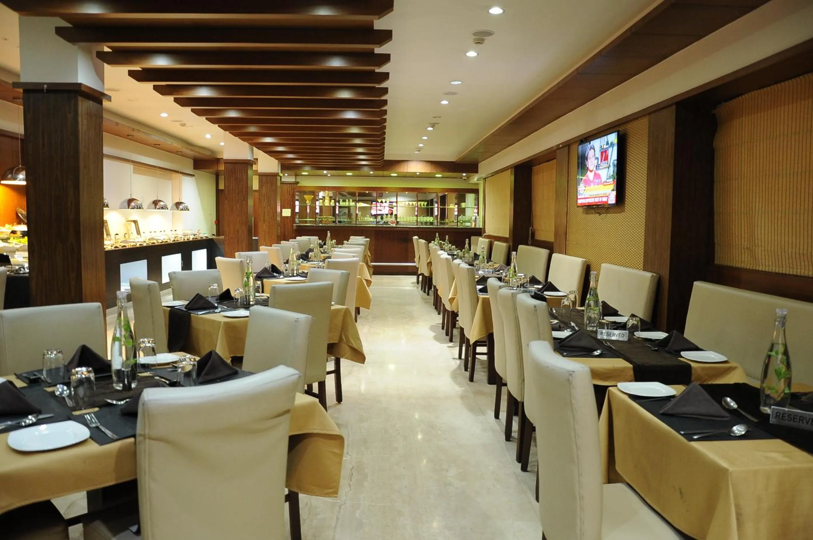 Restaurant/places to eat in Hotel Ambient Turret