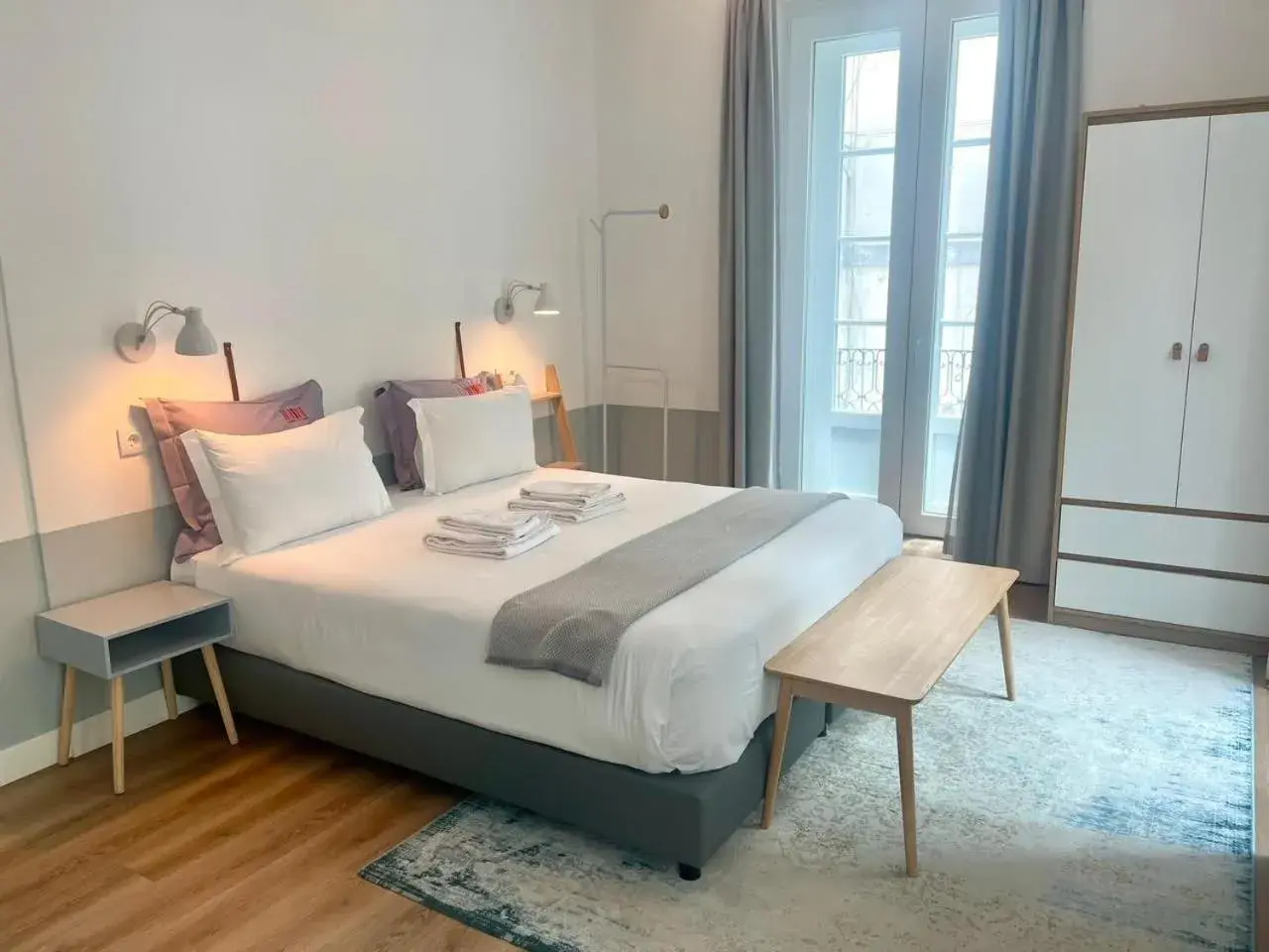 Two-Bedroom Deluxe Apartment in Lisbon Colours Bairro Alto Apartments Two-Bedroom Deluxe Apartment in Lisbon Colours Bairro Alto Apartments