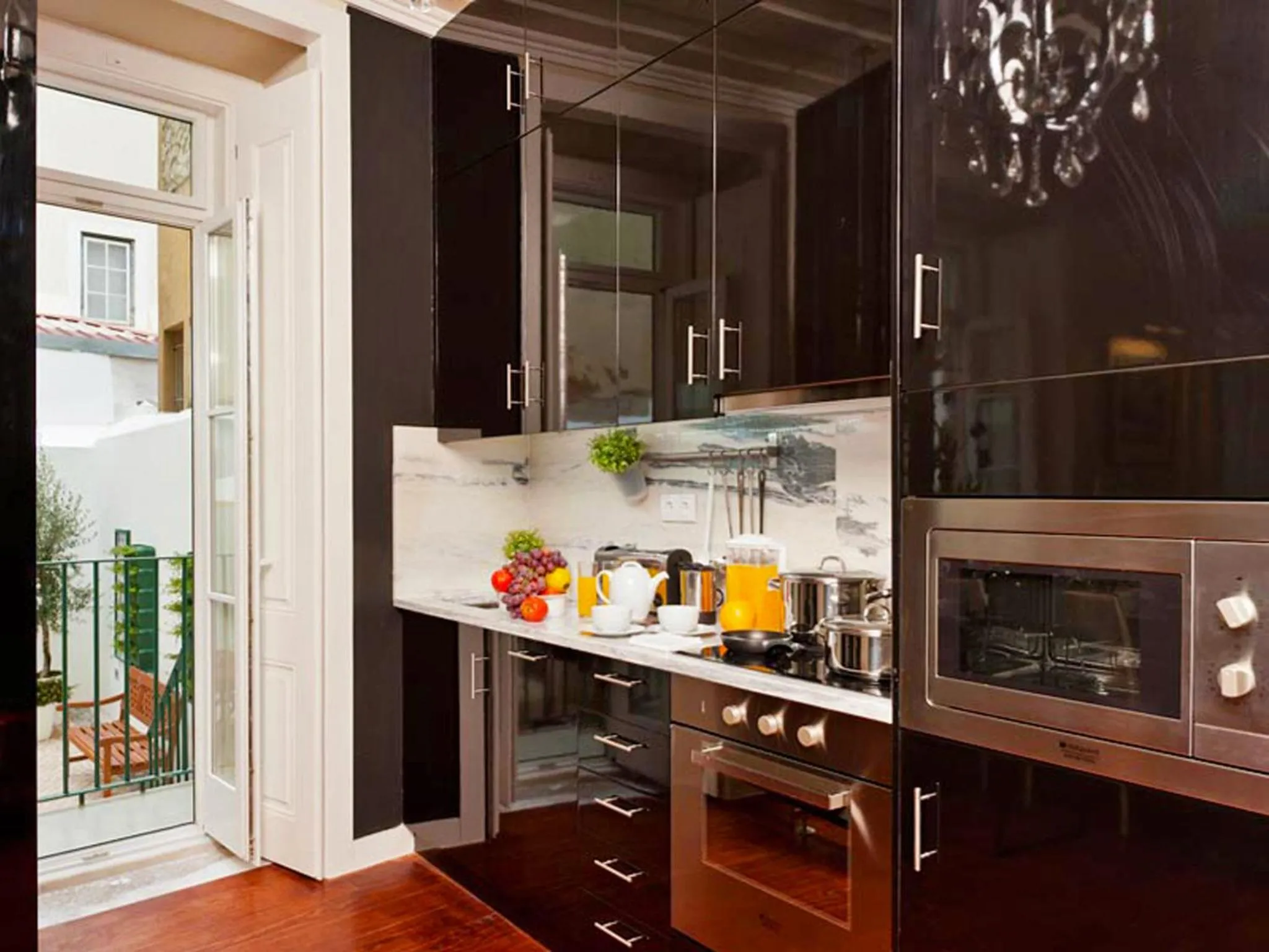 Kitchen or kitchenette in Lisbon Colours Bairro Alto Apartments