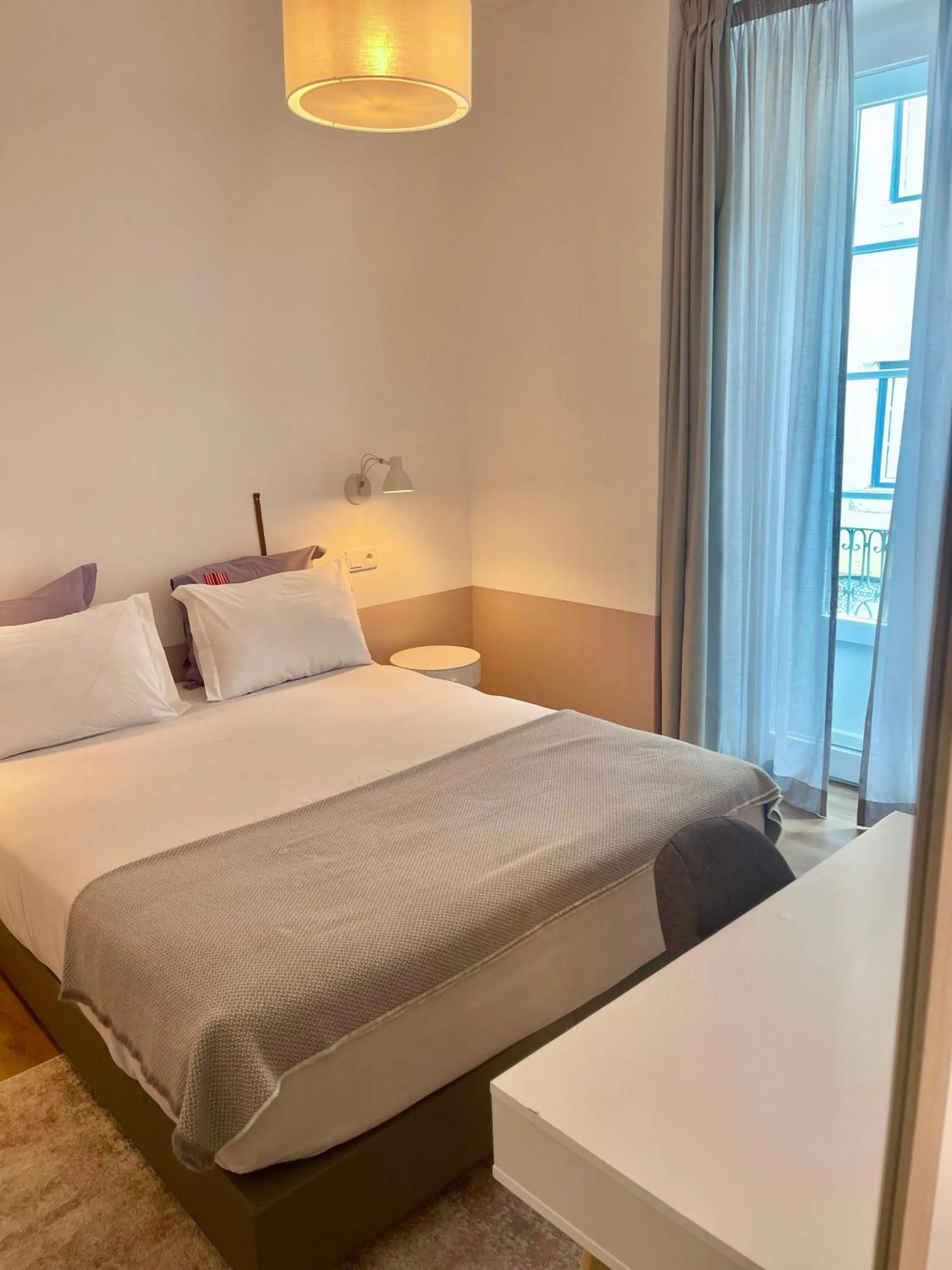 Bedroom, Bed in Lisbon Colours Bairro Alto Apartments