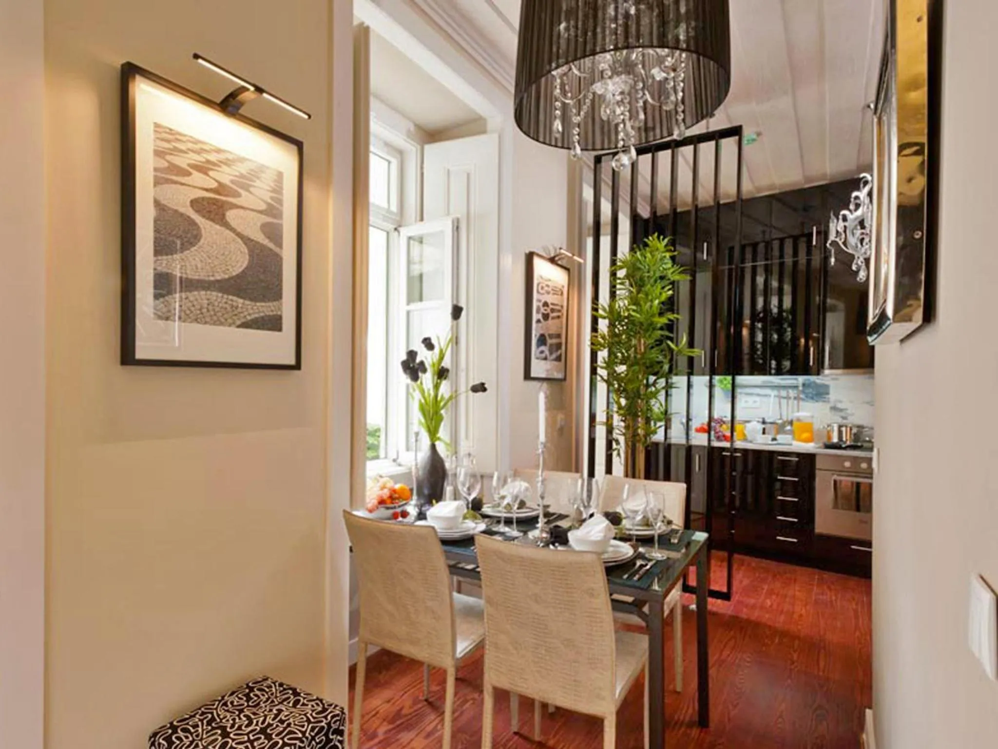 Dining area in Lisbon Colours Bairro Alto Apartments