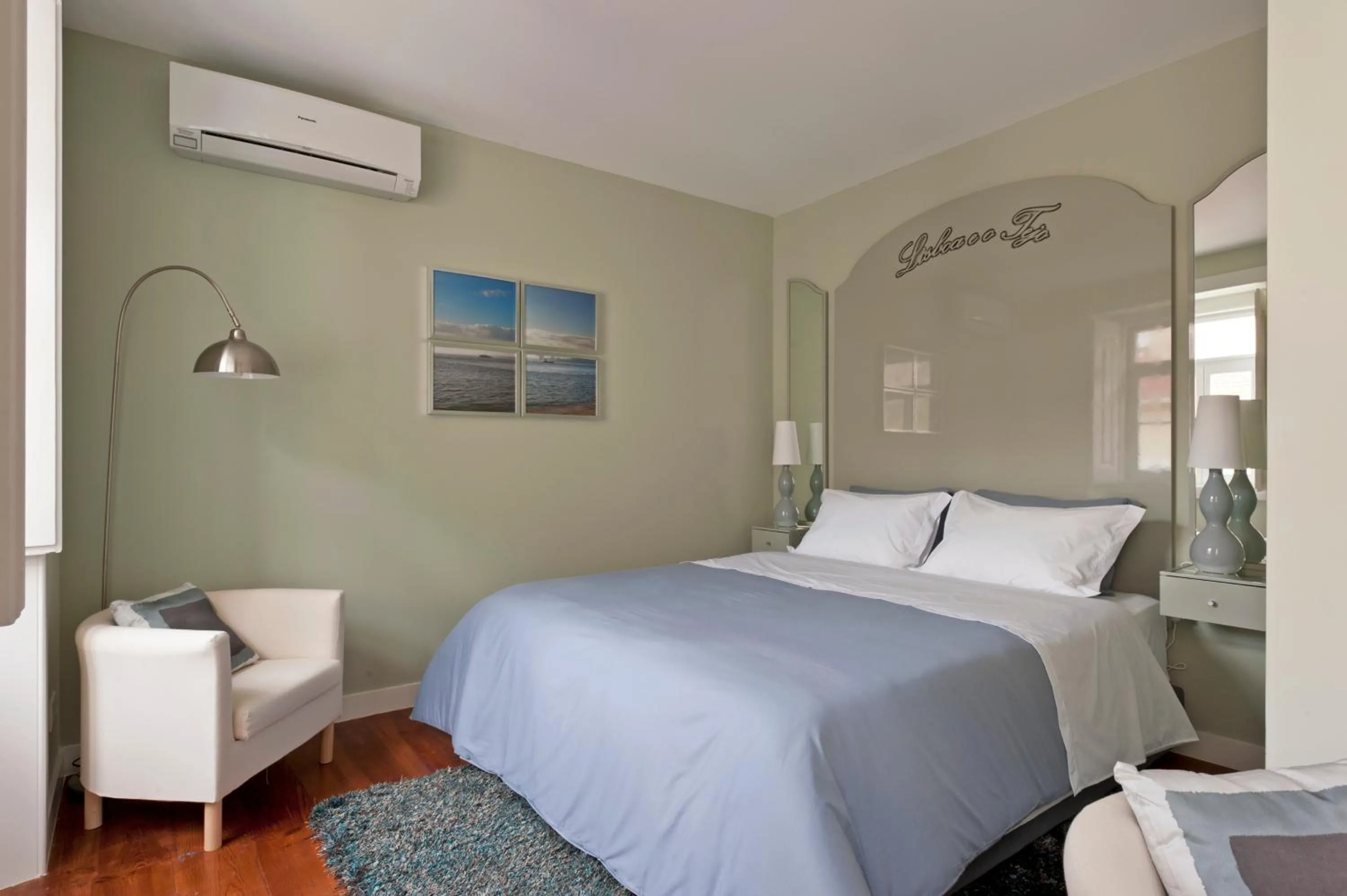 Bed in Lisbon Colours Bairro Alto Apartments