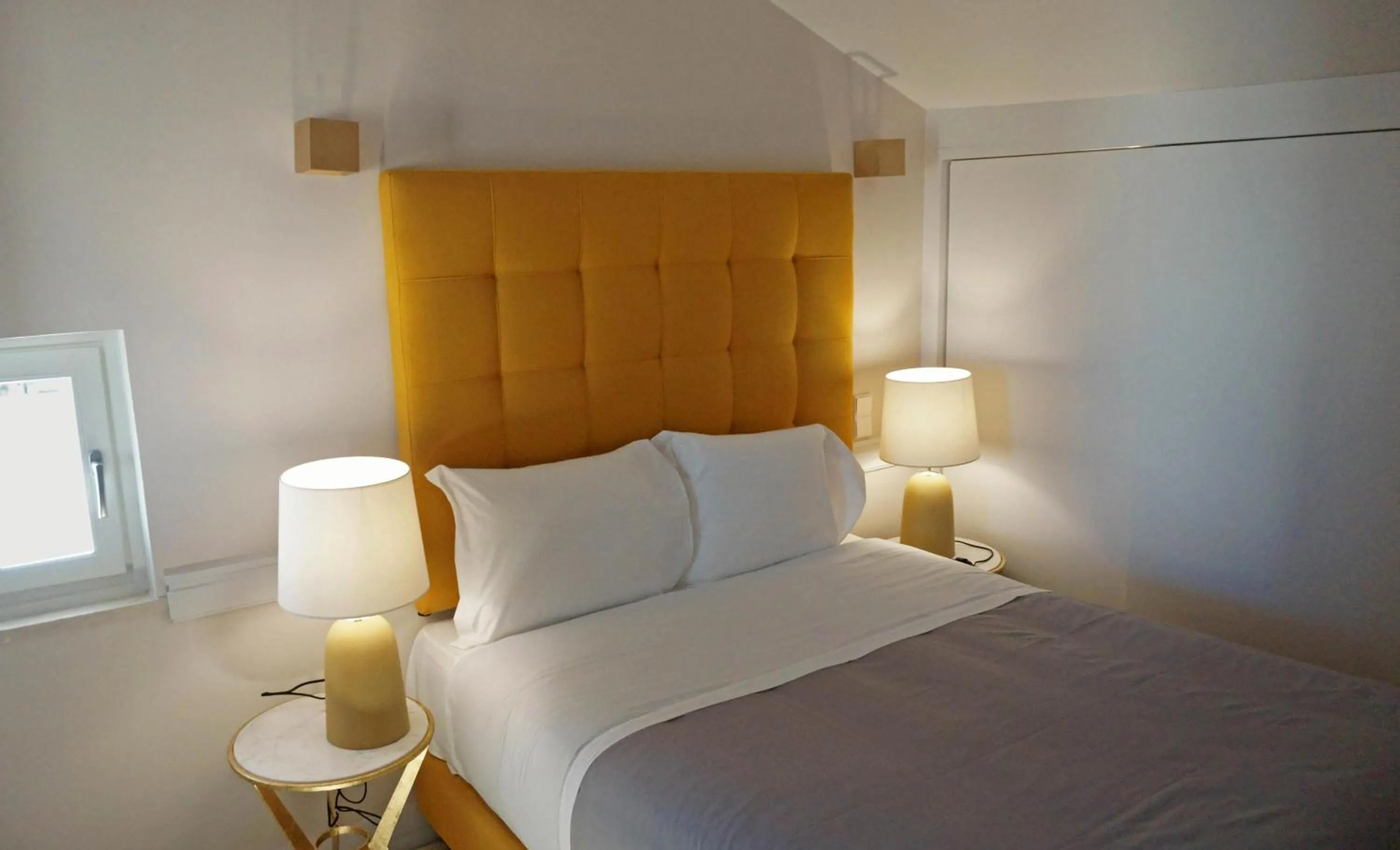 Bed in Lisbon Colours Bairro Alto Apartments