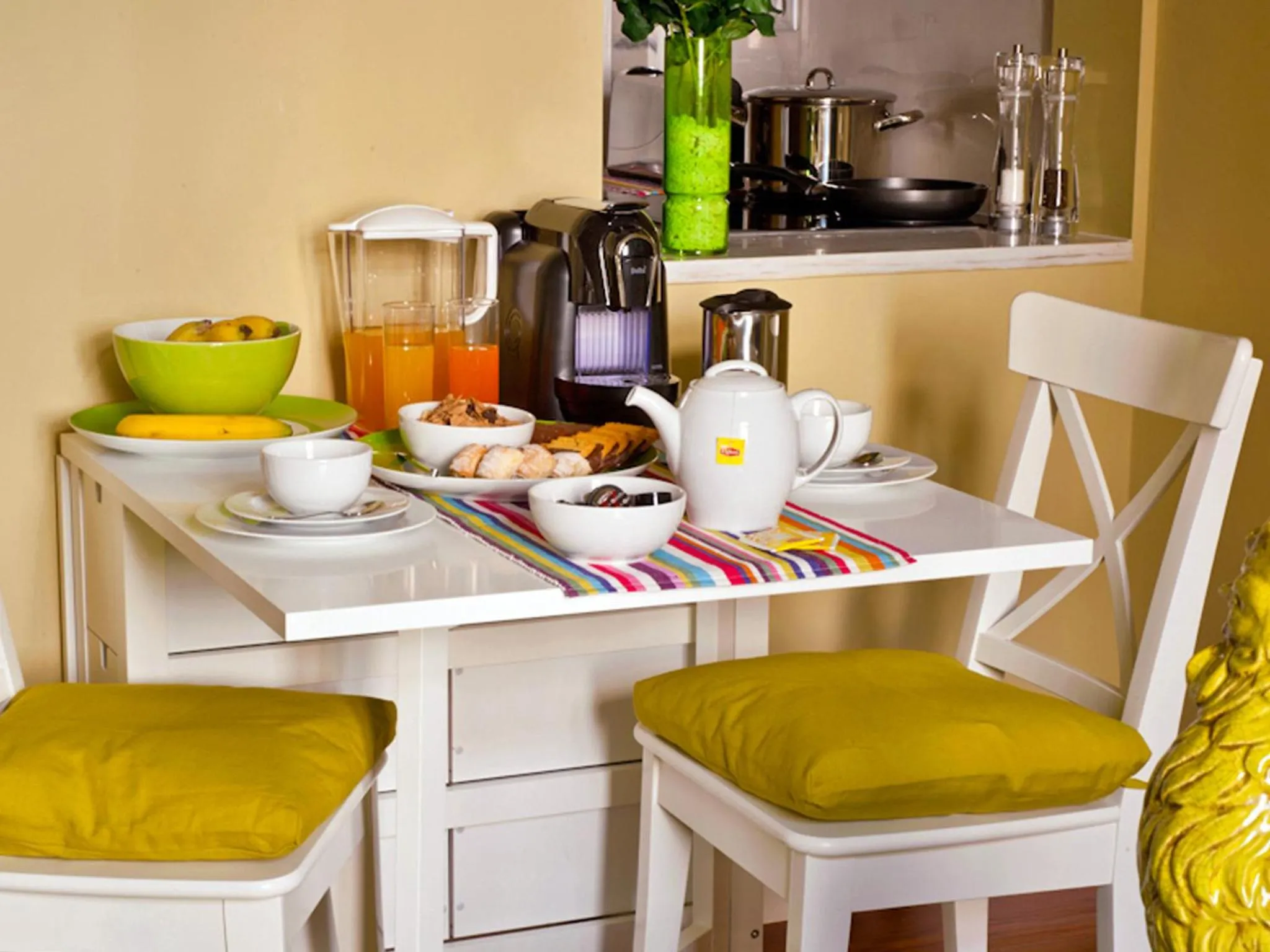 Dining area in Lisbon Colours Bairro Alto Apartments
