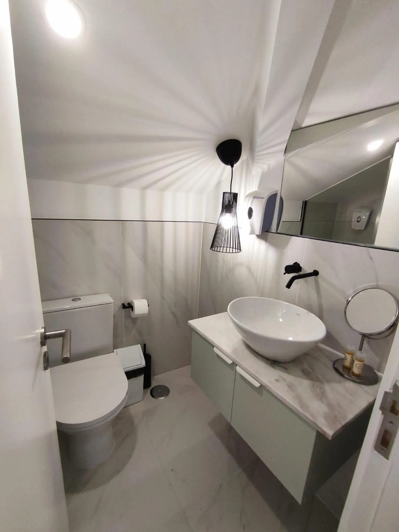 Bathroom in Lisbon Colours Bairro Alto Apartments