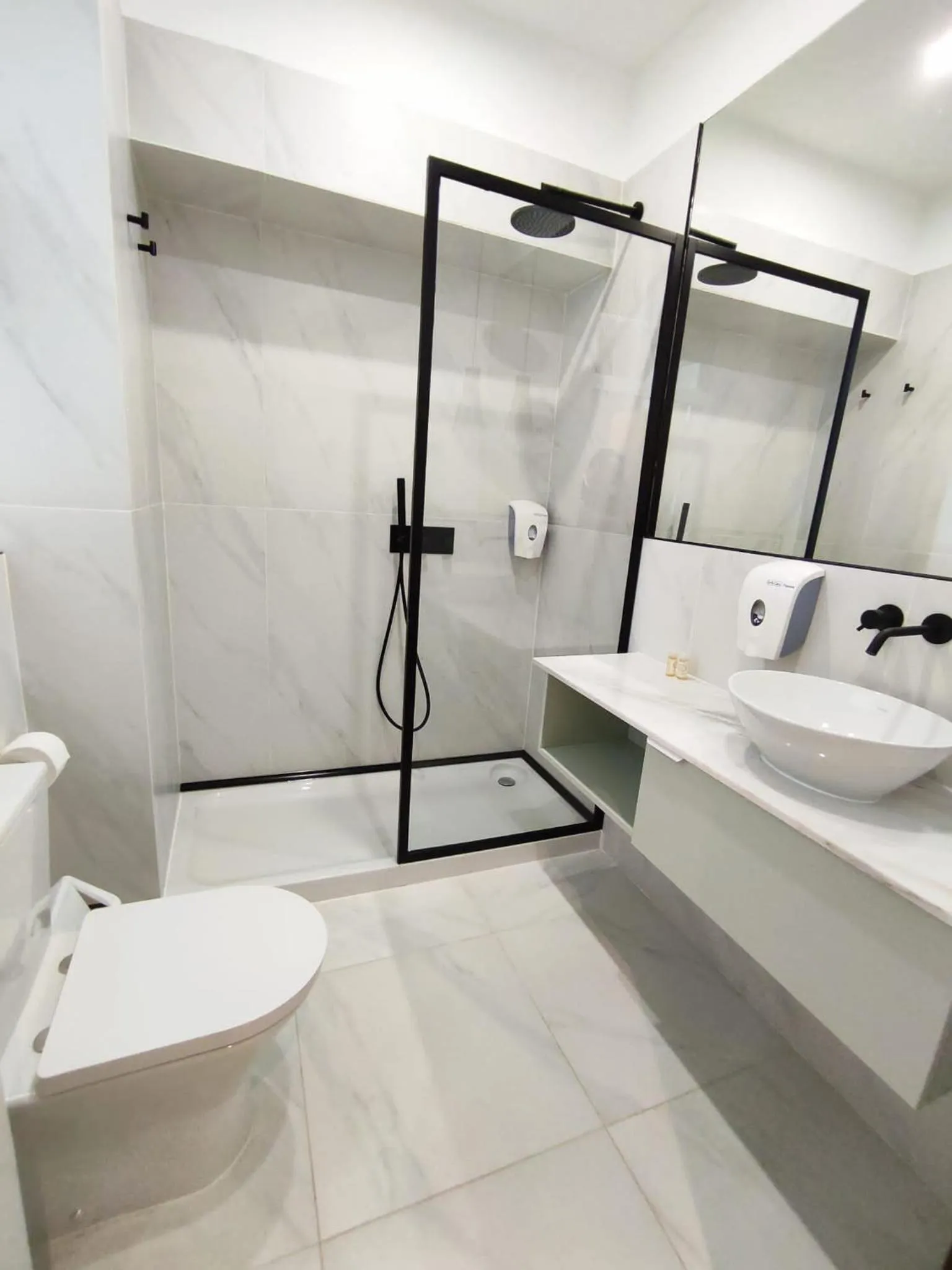 Shower in Lisbon Colours Bairro Alto Apartments