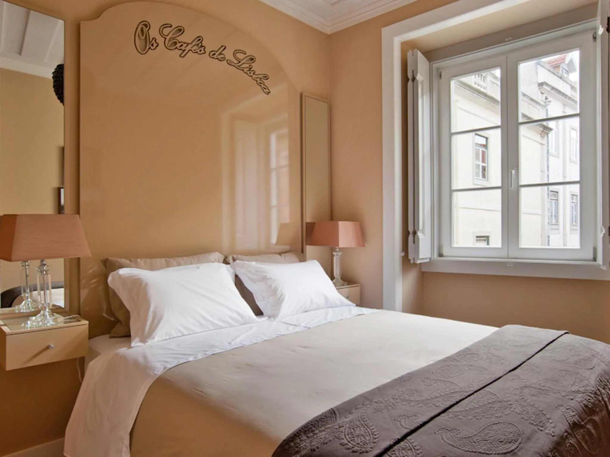 Bedroom, Bed in Lisbon Colours Bairro Alto Apartments