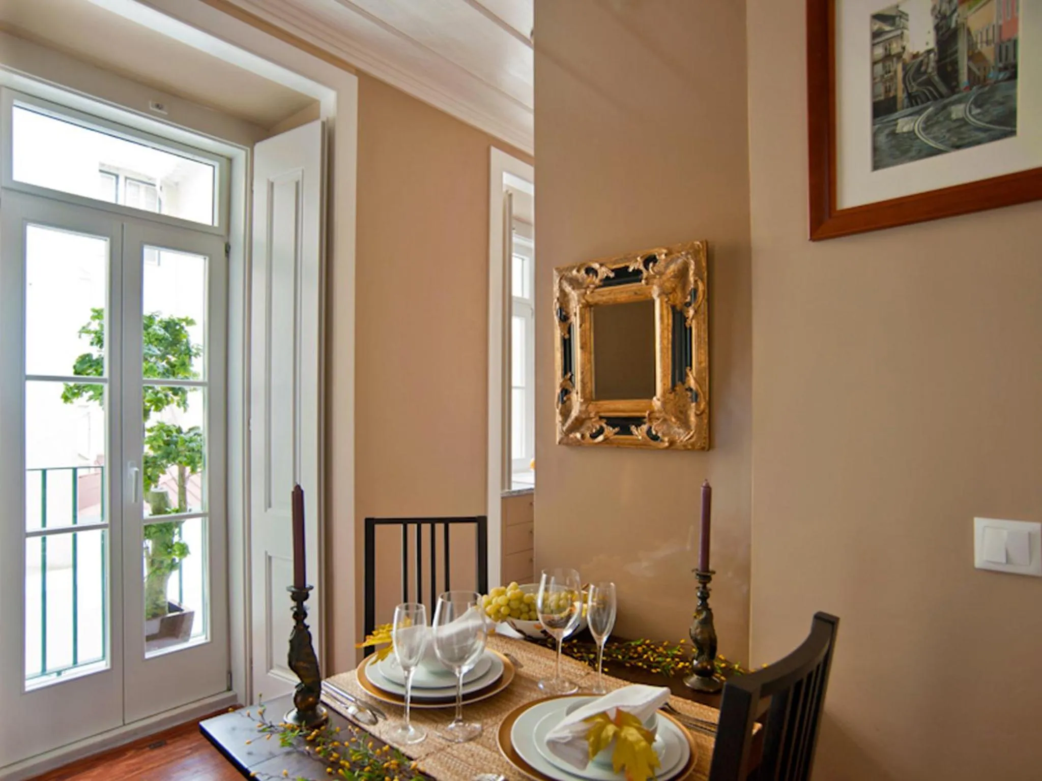Dining area in Lisbon Colours Bairro Alto Apartments