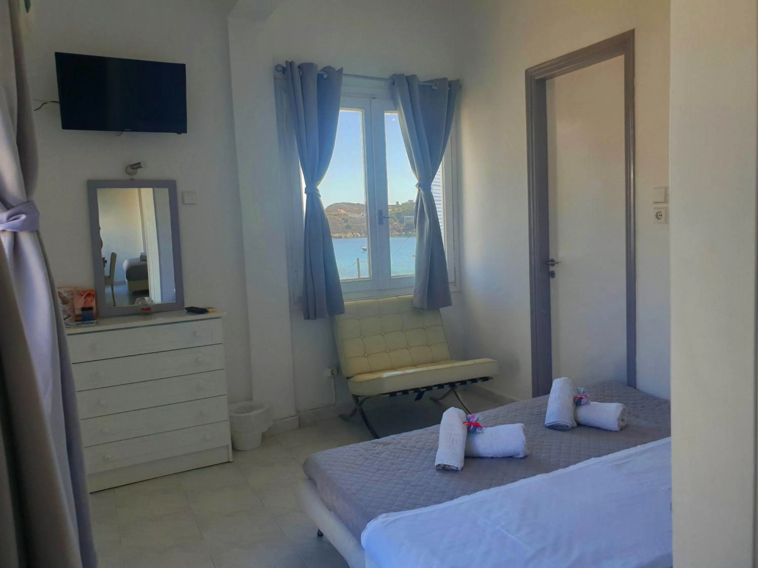 Quadruple Room with Sea View in Syros Holidays