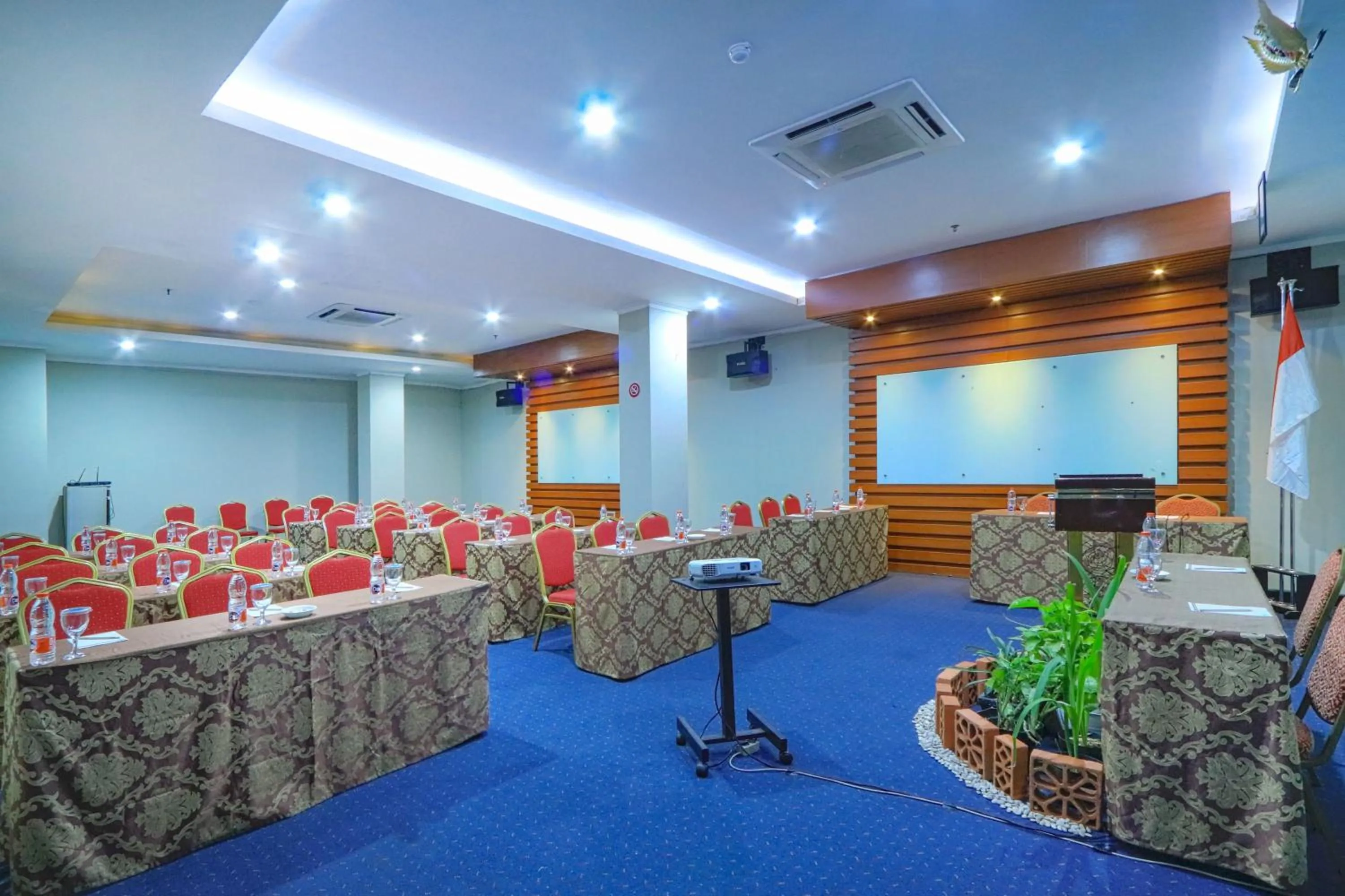 Meeting/conference room in Hotel Dafam Pekalongan