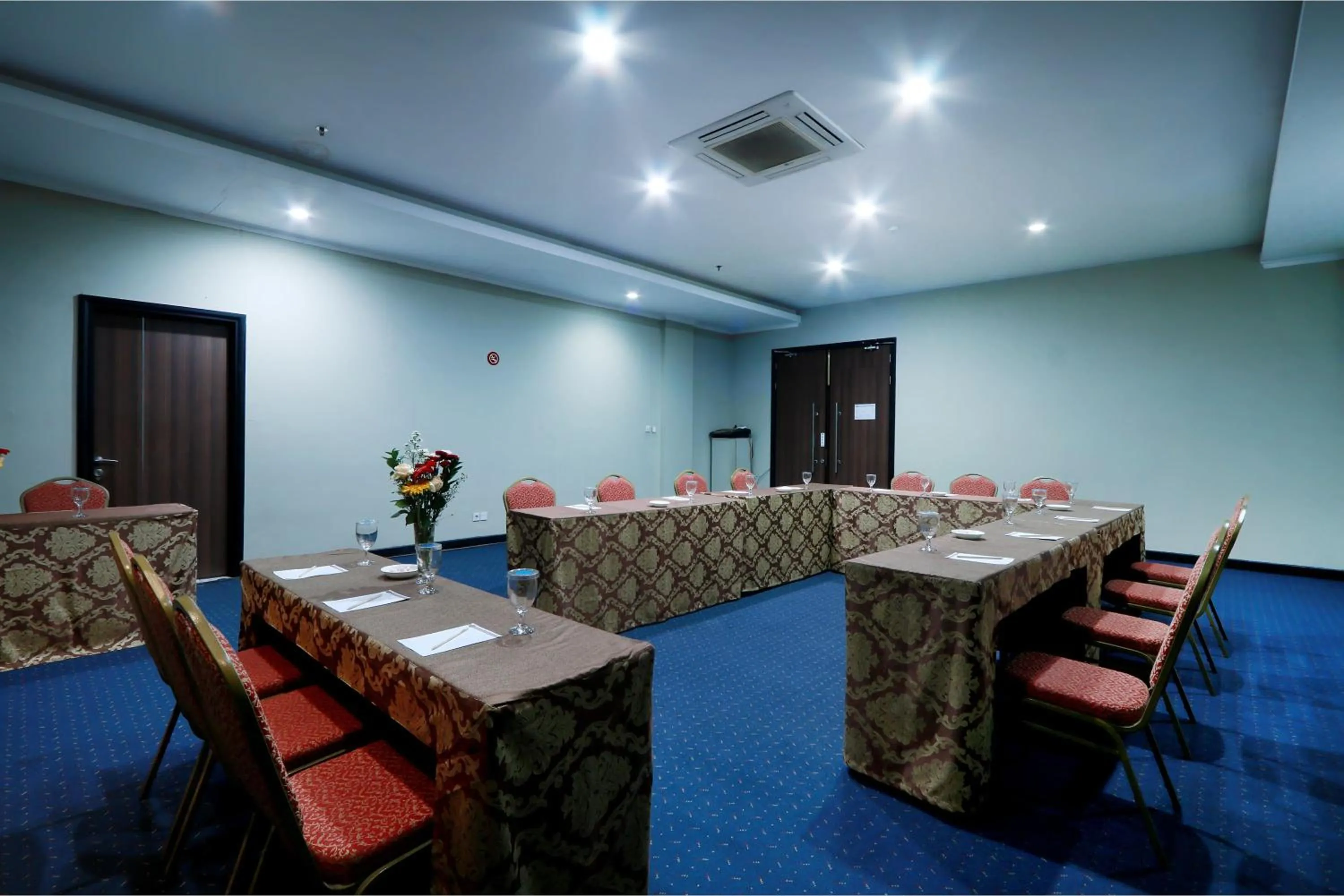 Meeting/conference room in Hotel Dafam Pekalongan