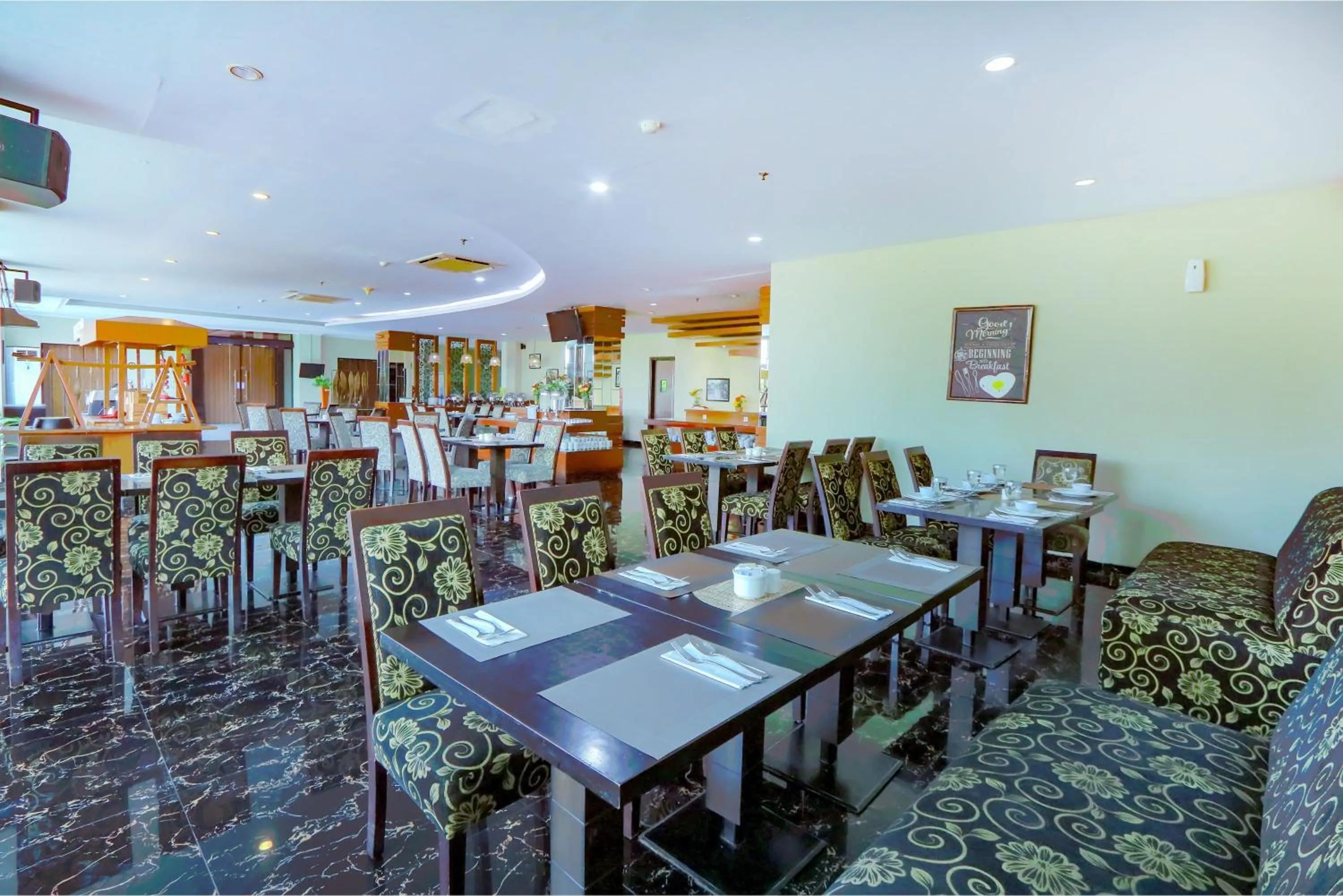 Restaurant/places to eat in Hotel Dafam Pekalongan