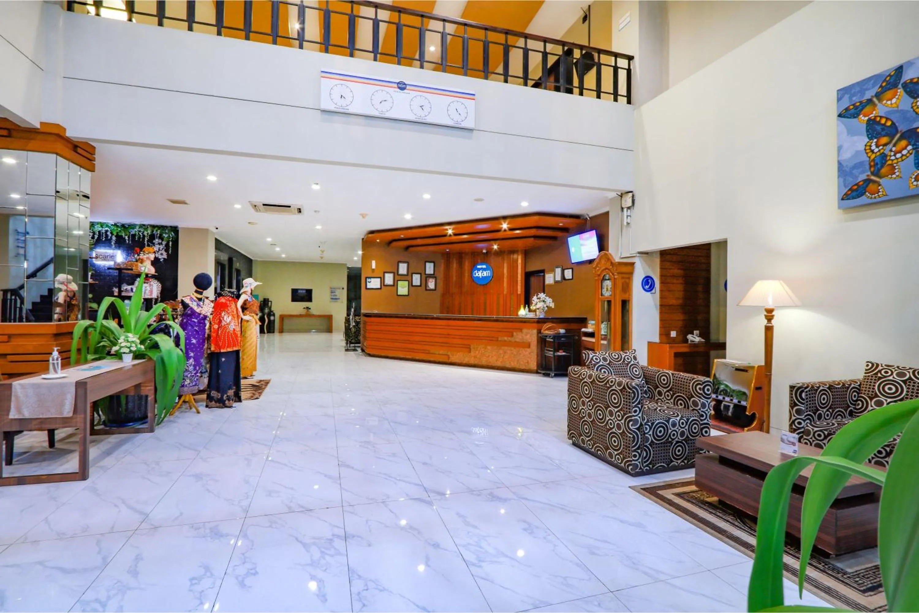 Lobby or reception in Hotel Dafam Pekalongan