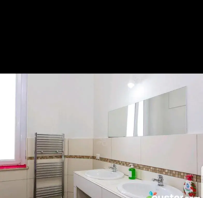 Triple Room with Shared Bathroom in Central Hostel Milano Triple Room with Shared Bathroom in Central Hostel Milano