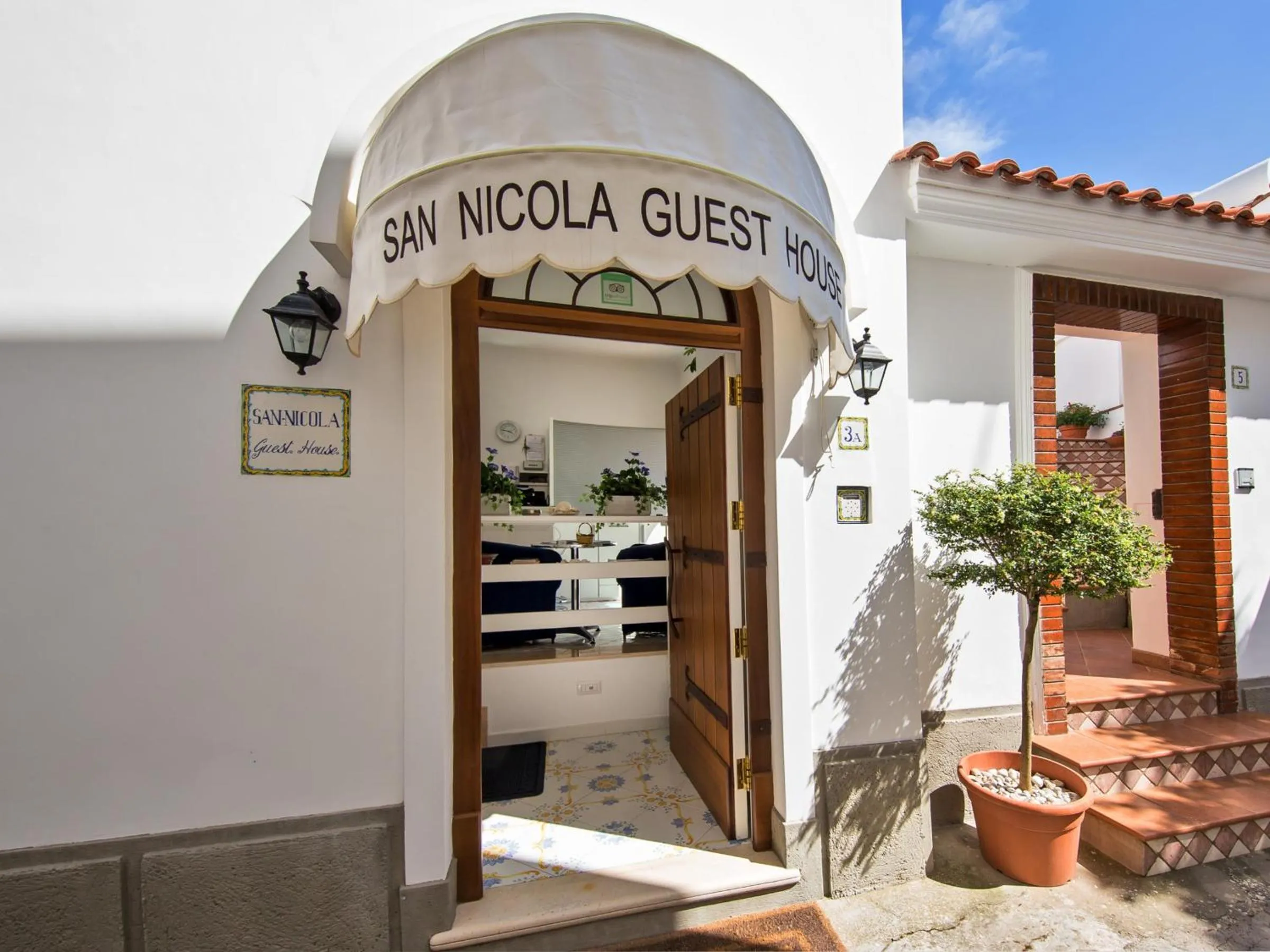 Property building in San Nicola Guest House