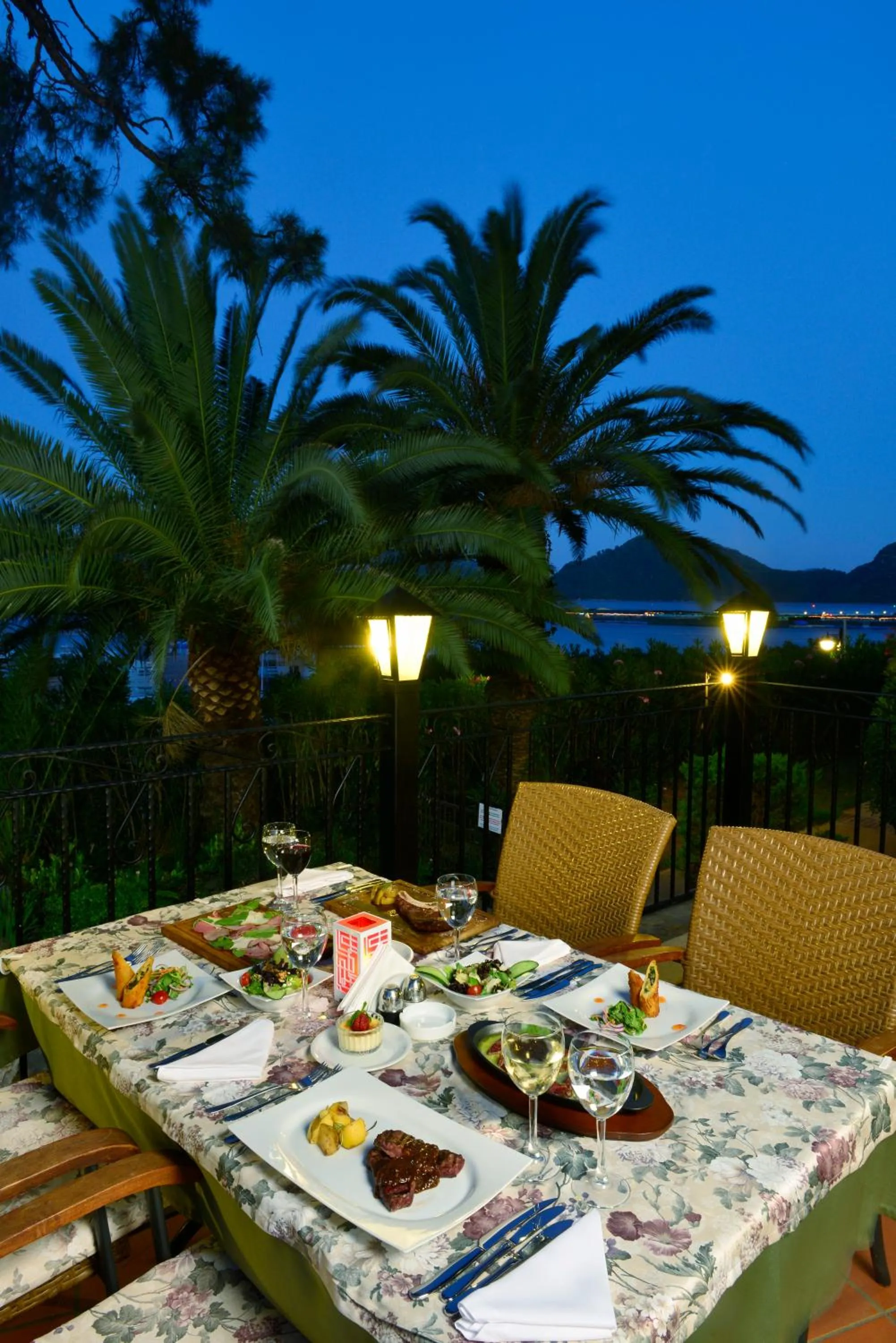 Restaurant/places to eat in Grand Yazici Club Turban Termal