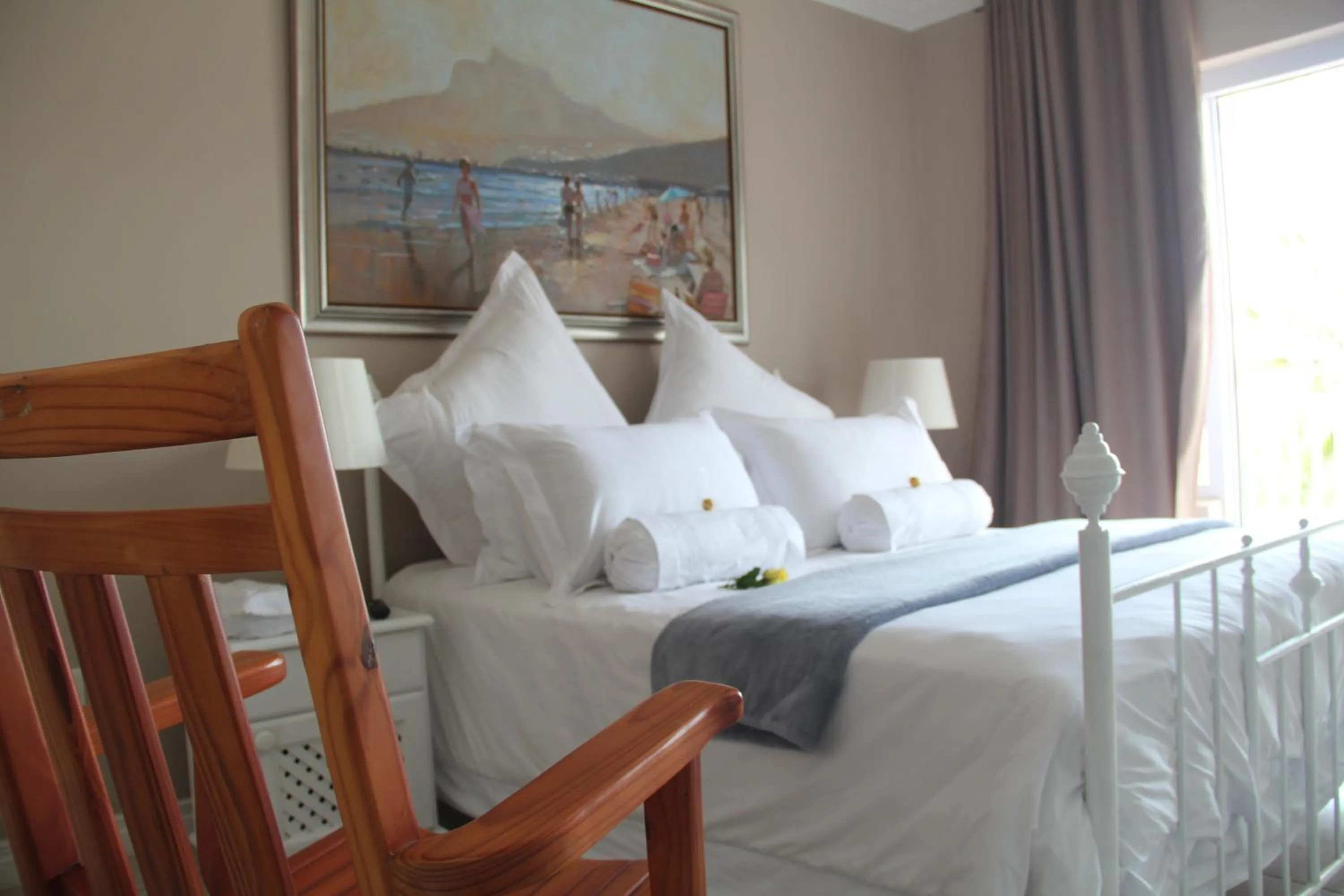 Bed in Seaview Manor Exquisite Bed & Breakfast