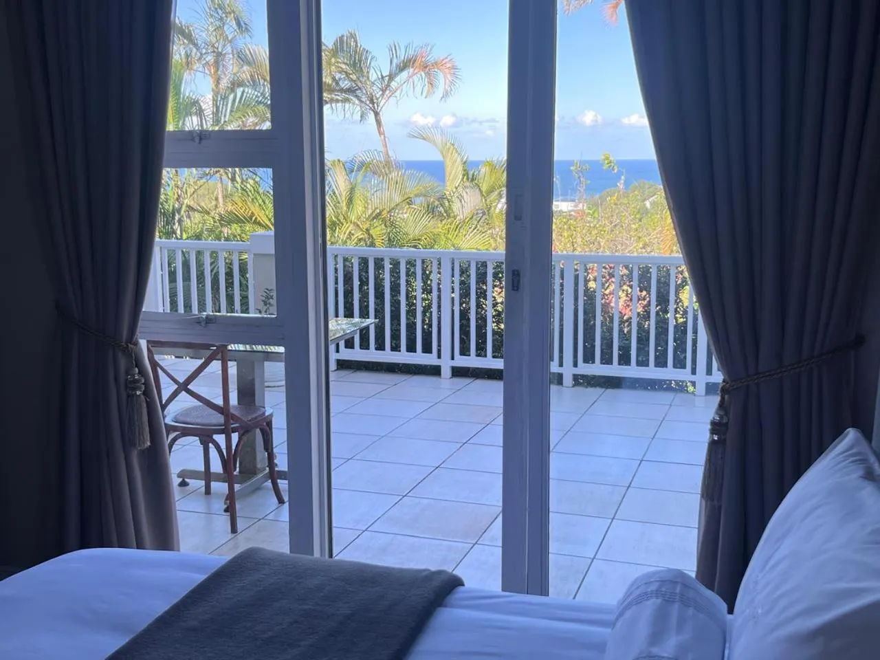 Sea view, Bed in Seaview Manor Exquisite Bed & Breakfast