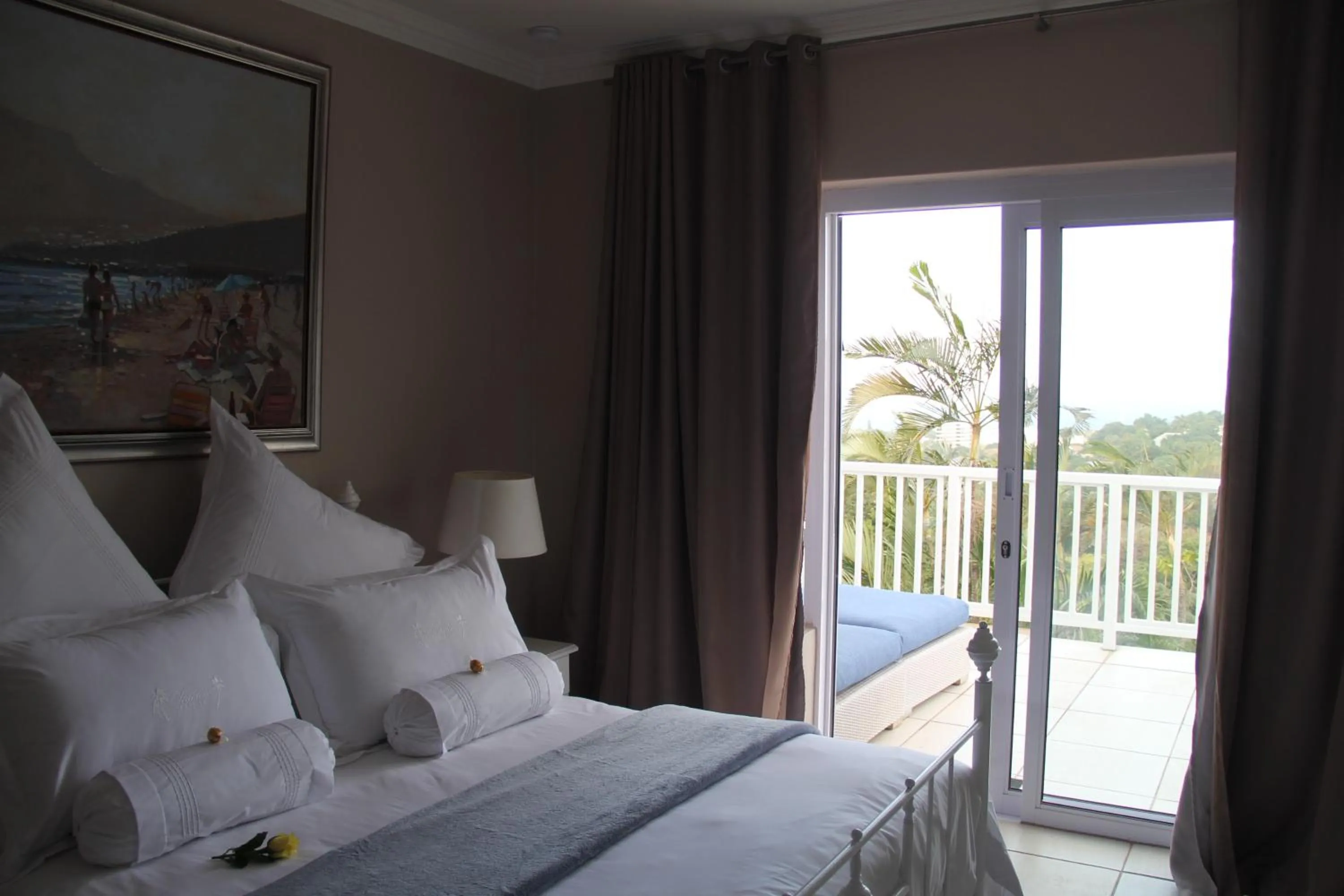 View (from property/room), Bed in Seaview Manor Exquisite Bed & Breakfast