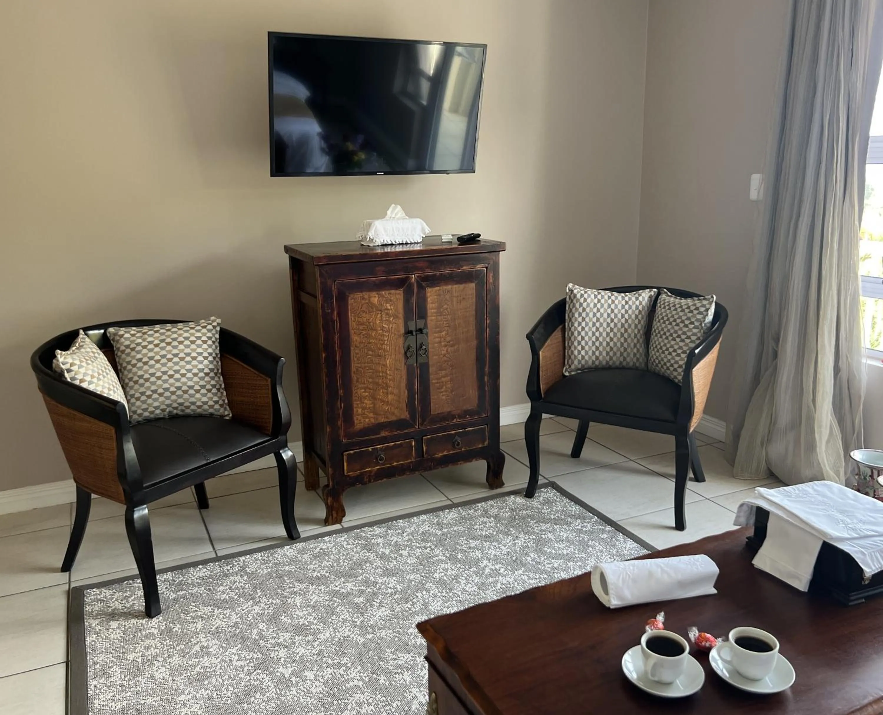 Seating area in Seaview Manor Exquisite Bed & Breakfast