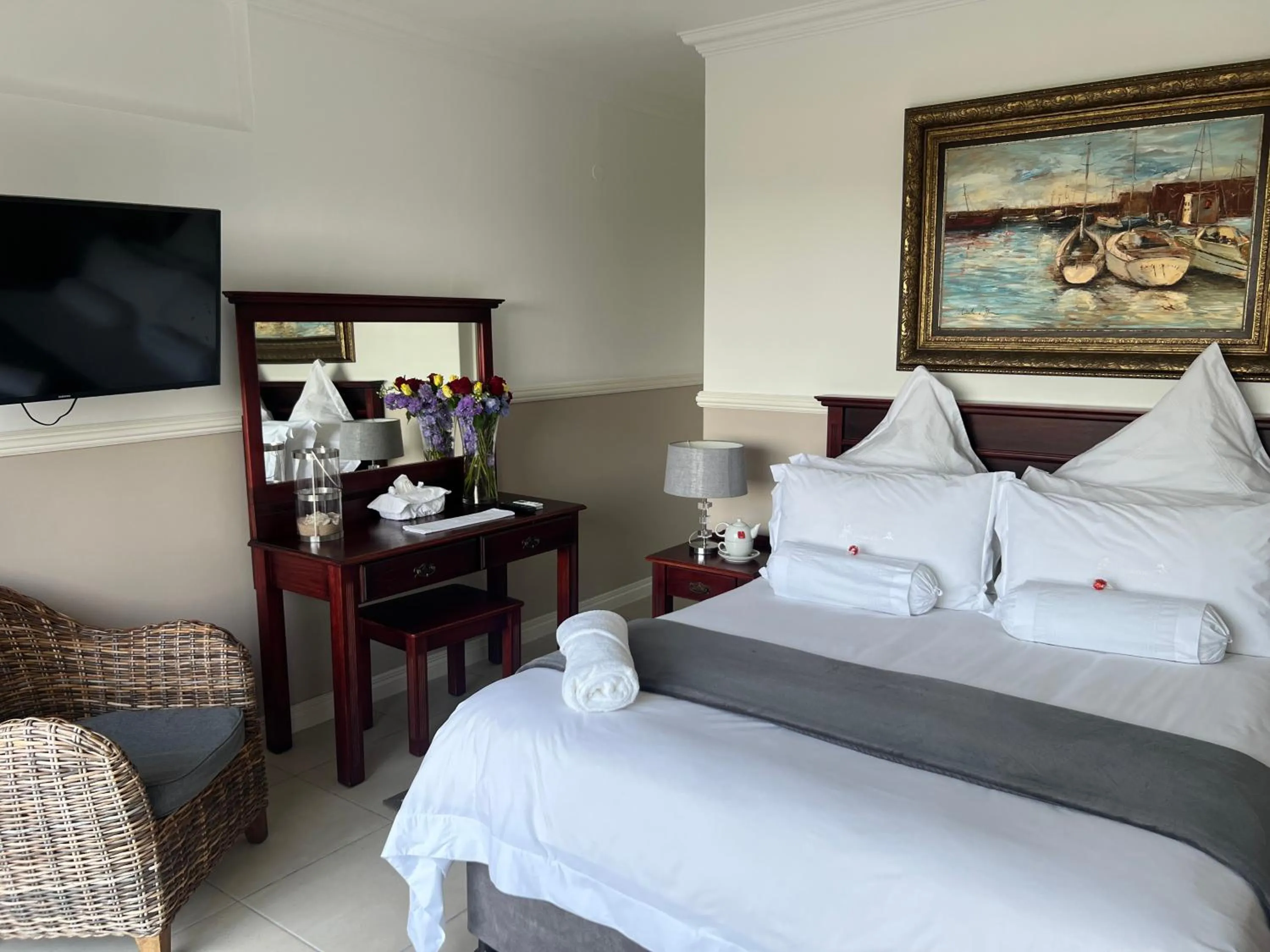 Photo of the whole room, Bed in Seaview Manor Exquisite Bed & Breakfast