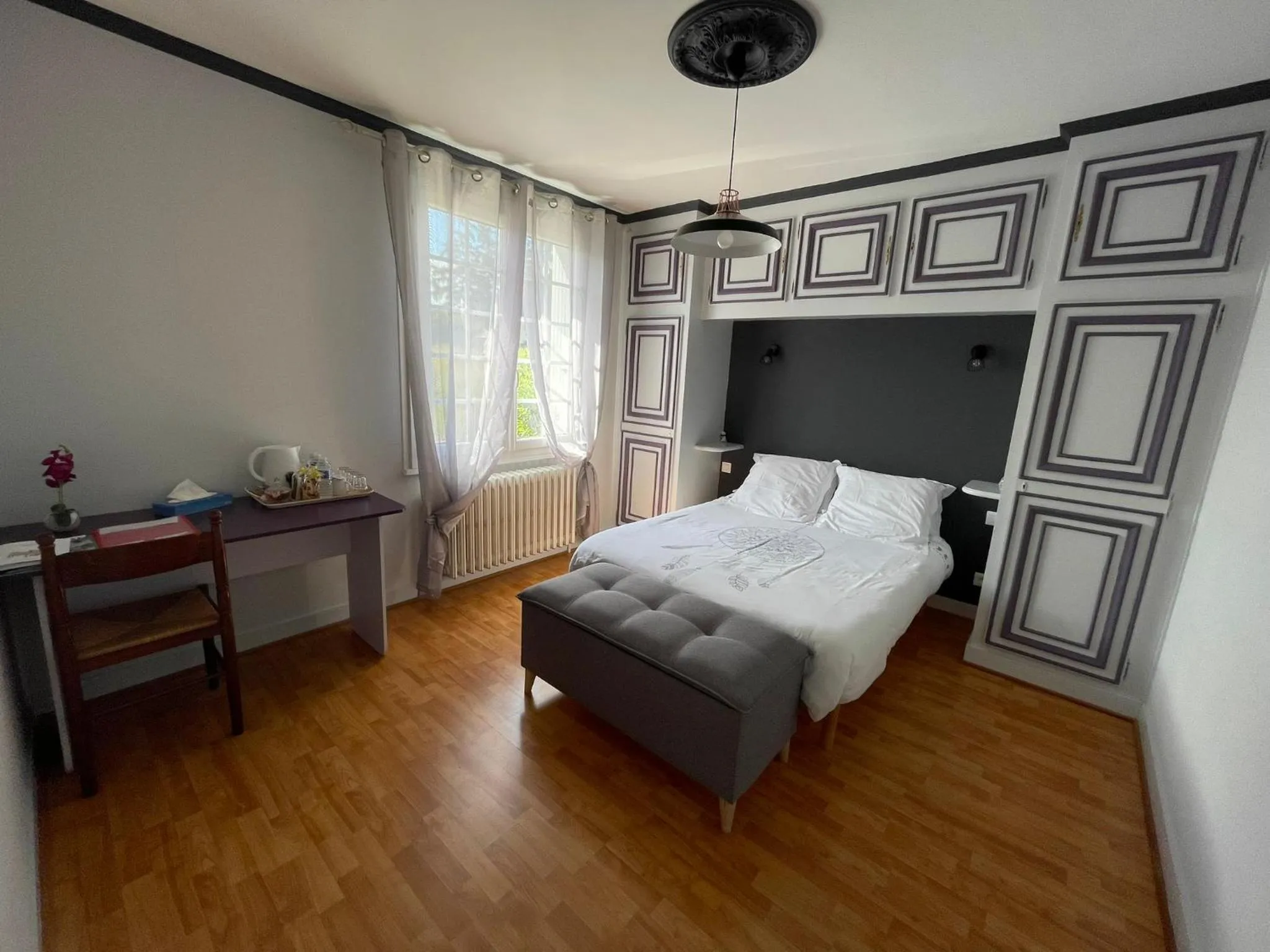 Bedroom in Au Nom des Dames, Maison et Table d'Hôtes, près de Chenonceau et du Zoo de Beauval