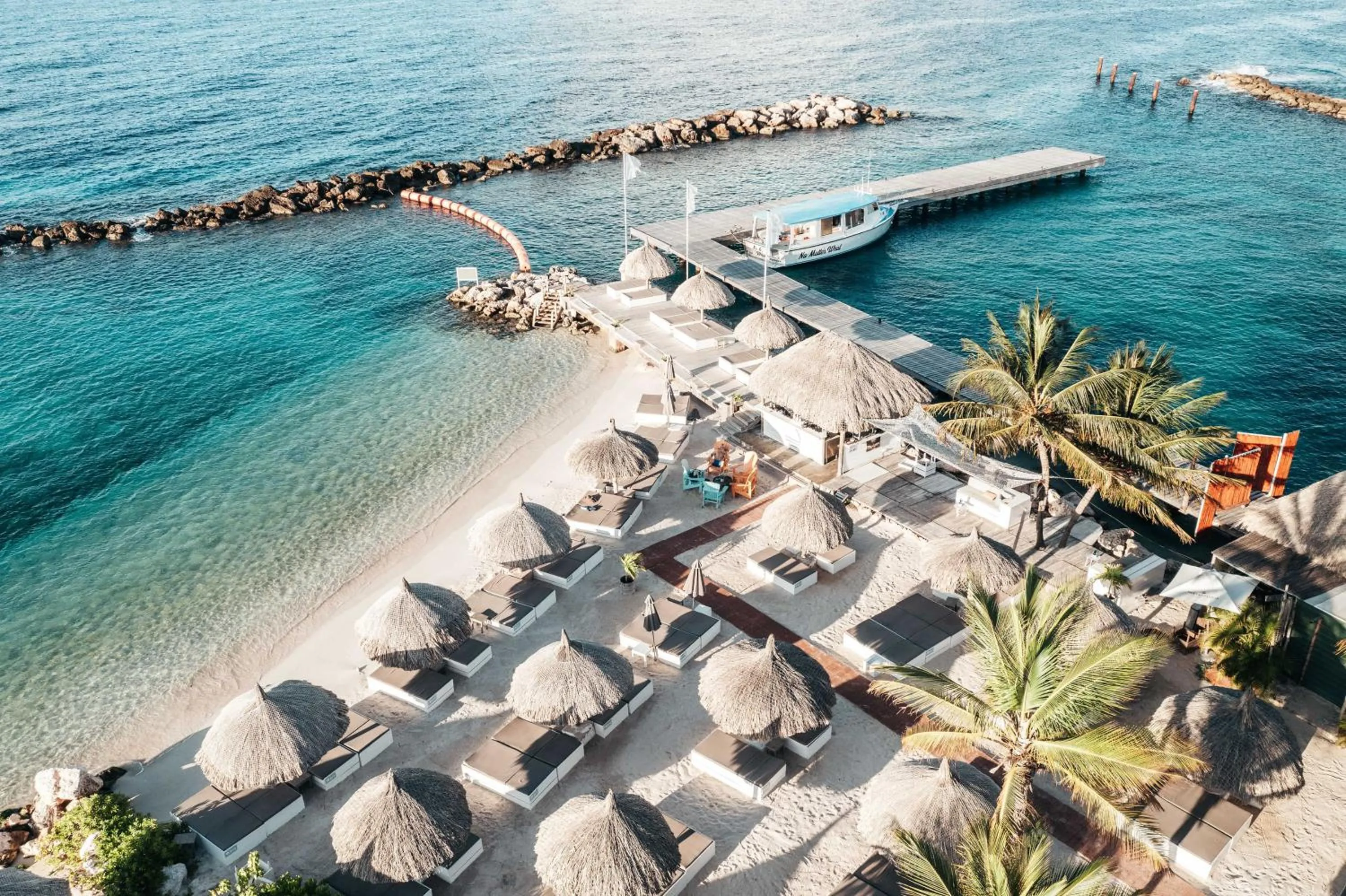 Restaurant/places to eat in Kontiki Beach Resort