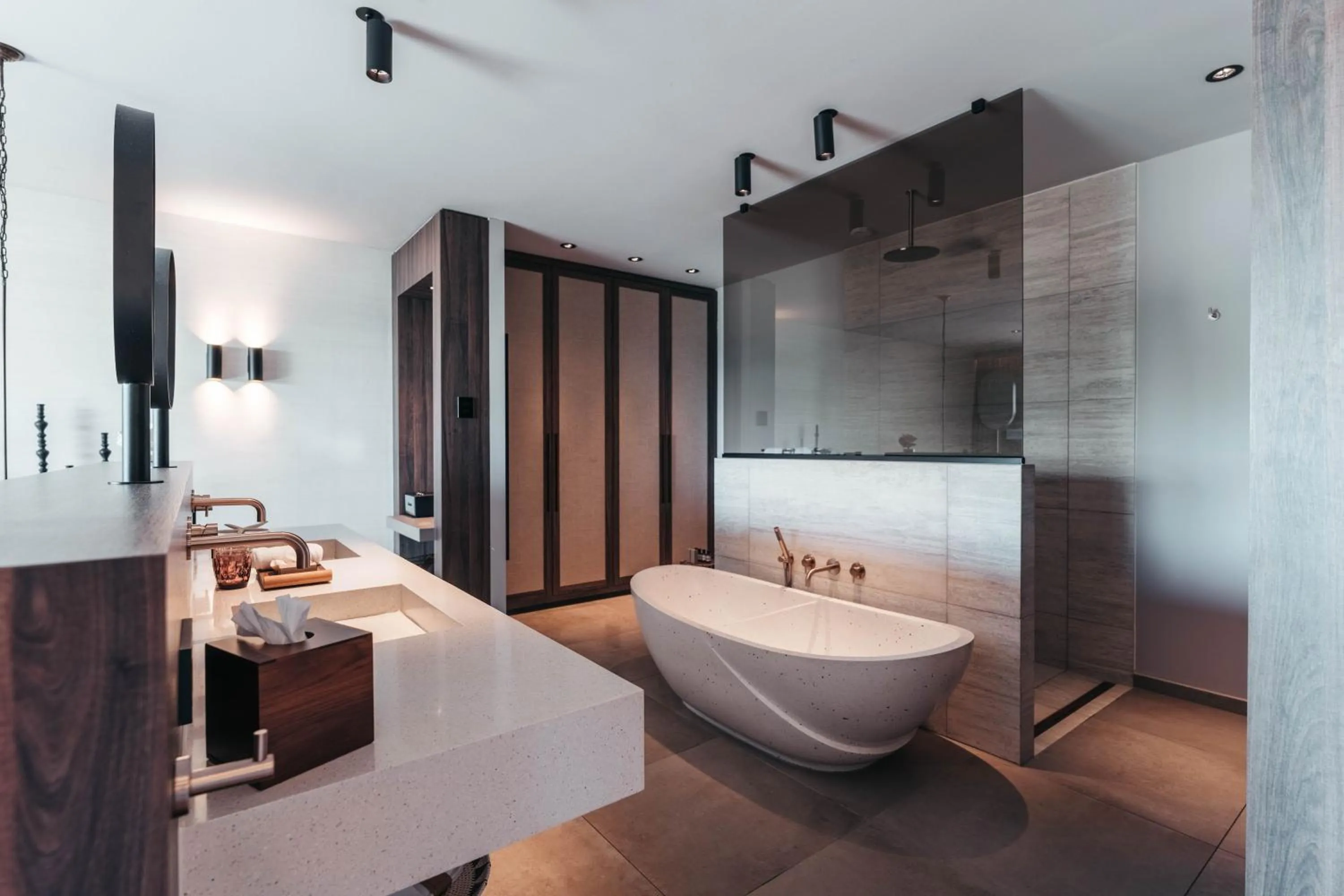 Shower in Kontiki Beach Resort