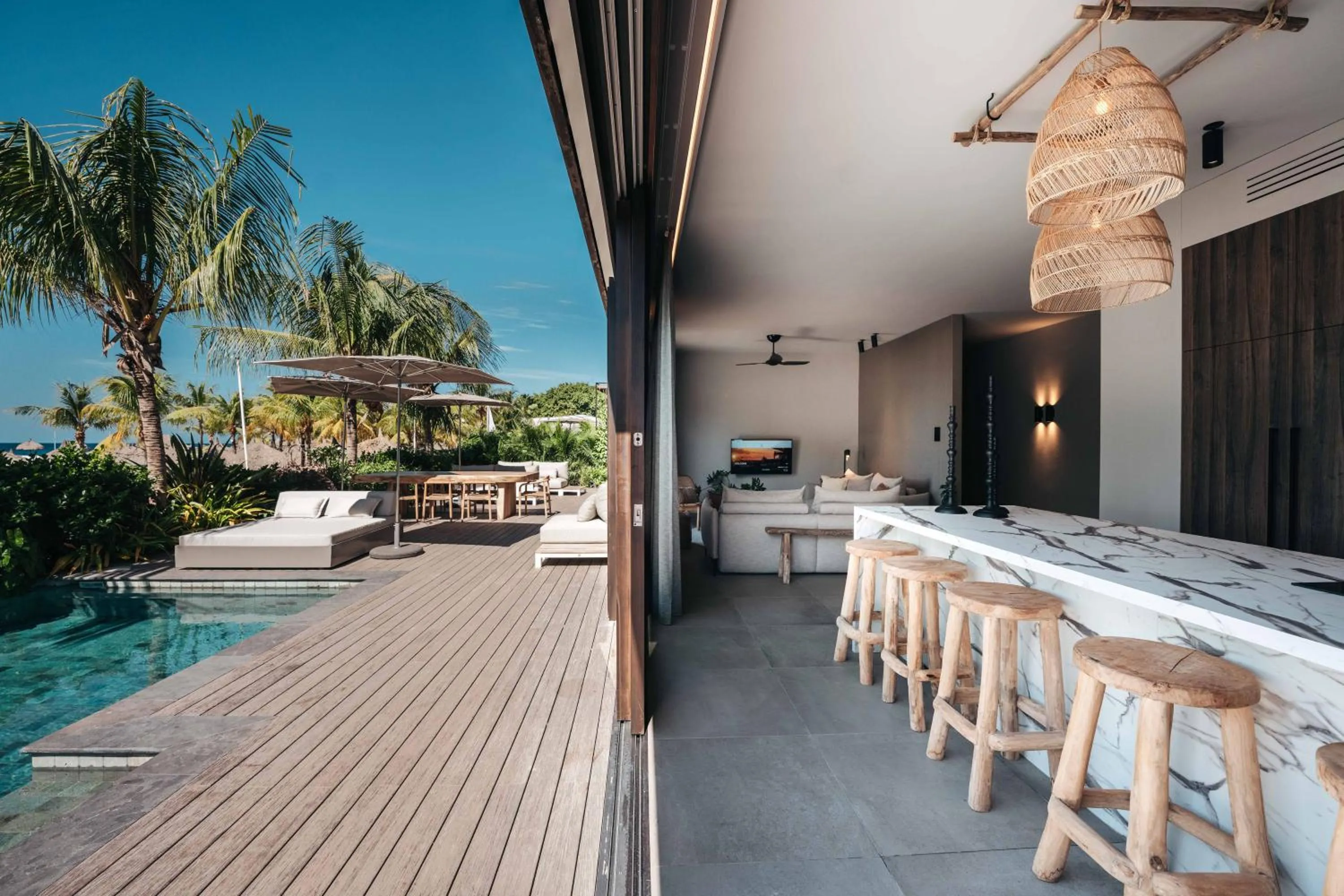 Garden in Kontiki Beach Resort