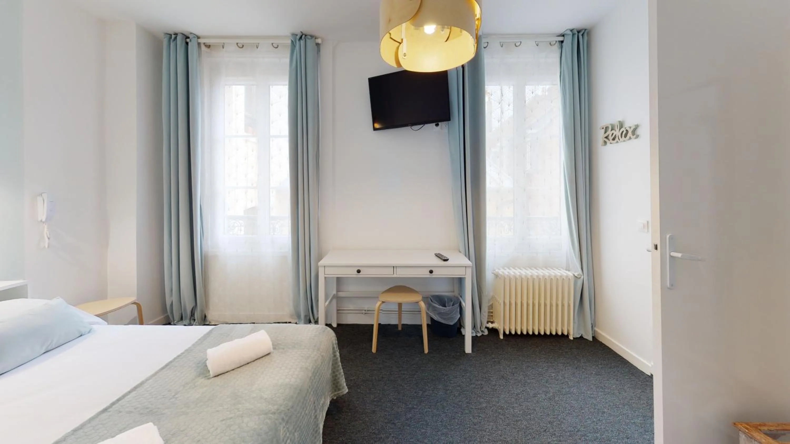 Bed in Hôtel L'Estran