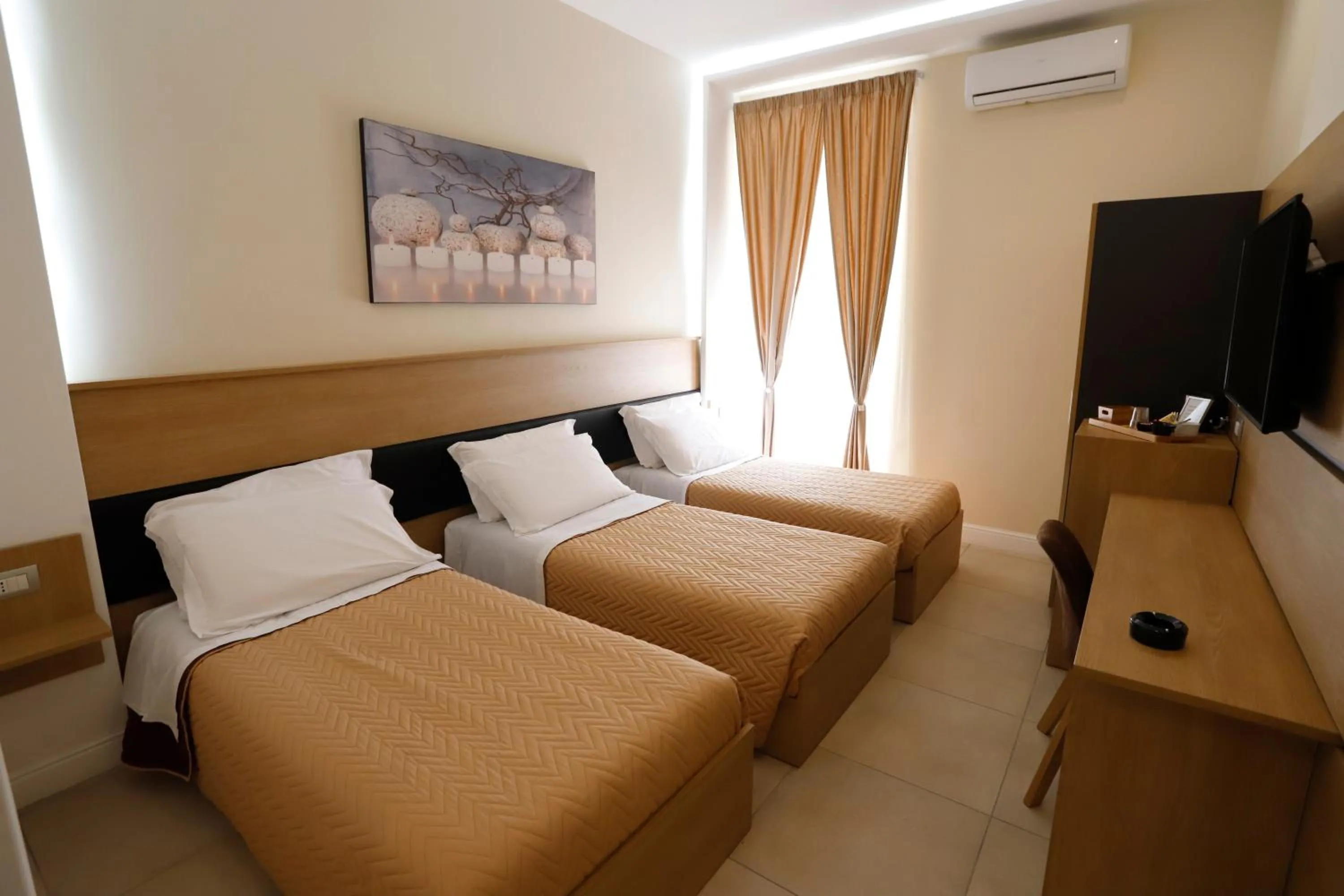 Bedroom in VICTORIA HOTEL B&B