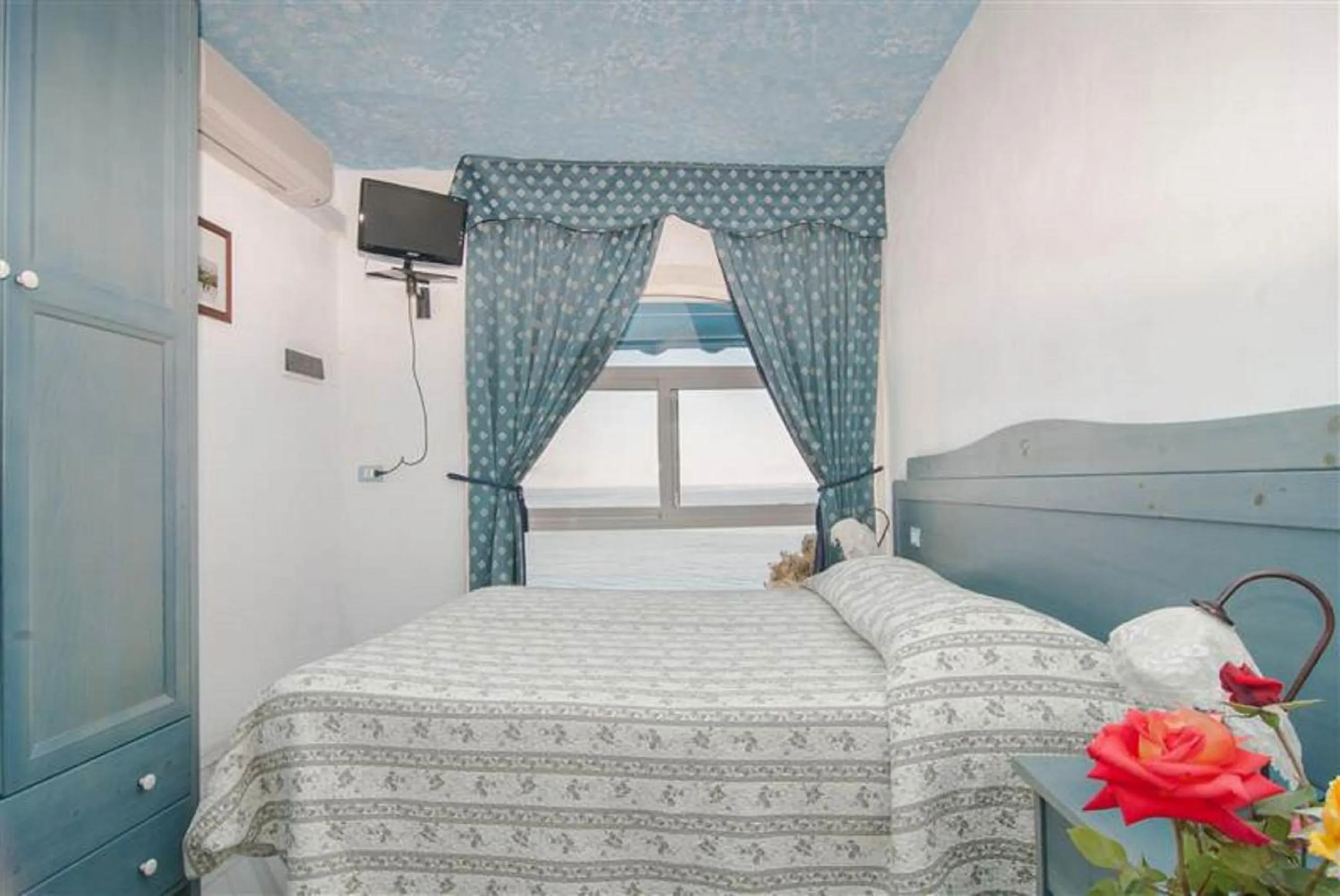 Bedroom, Bed in Hotel La Ninfea