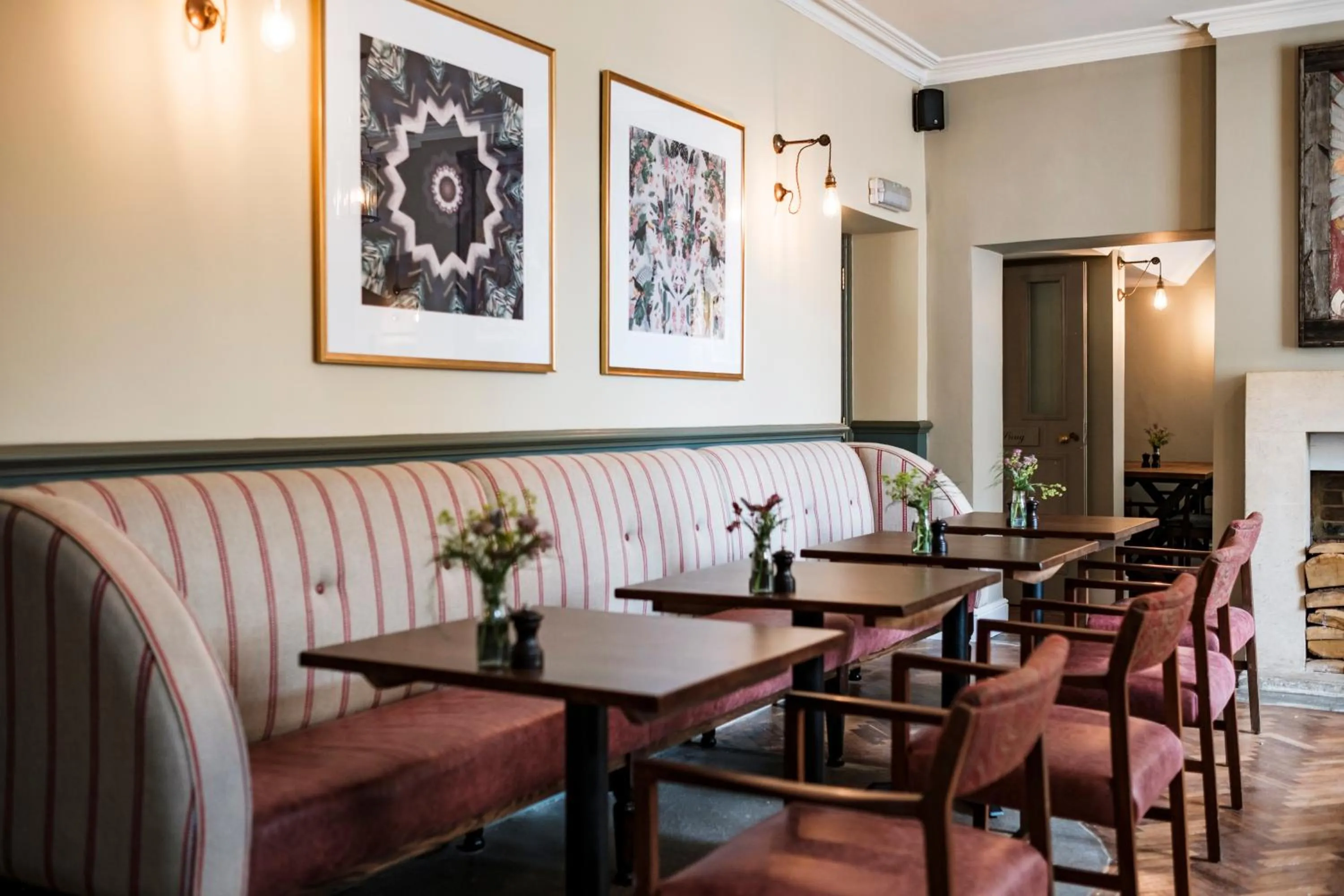 Restaurant/places to eat in The Methuen Arms