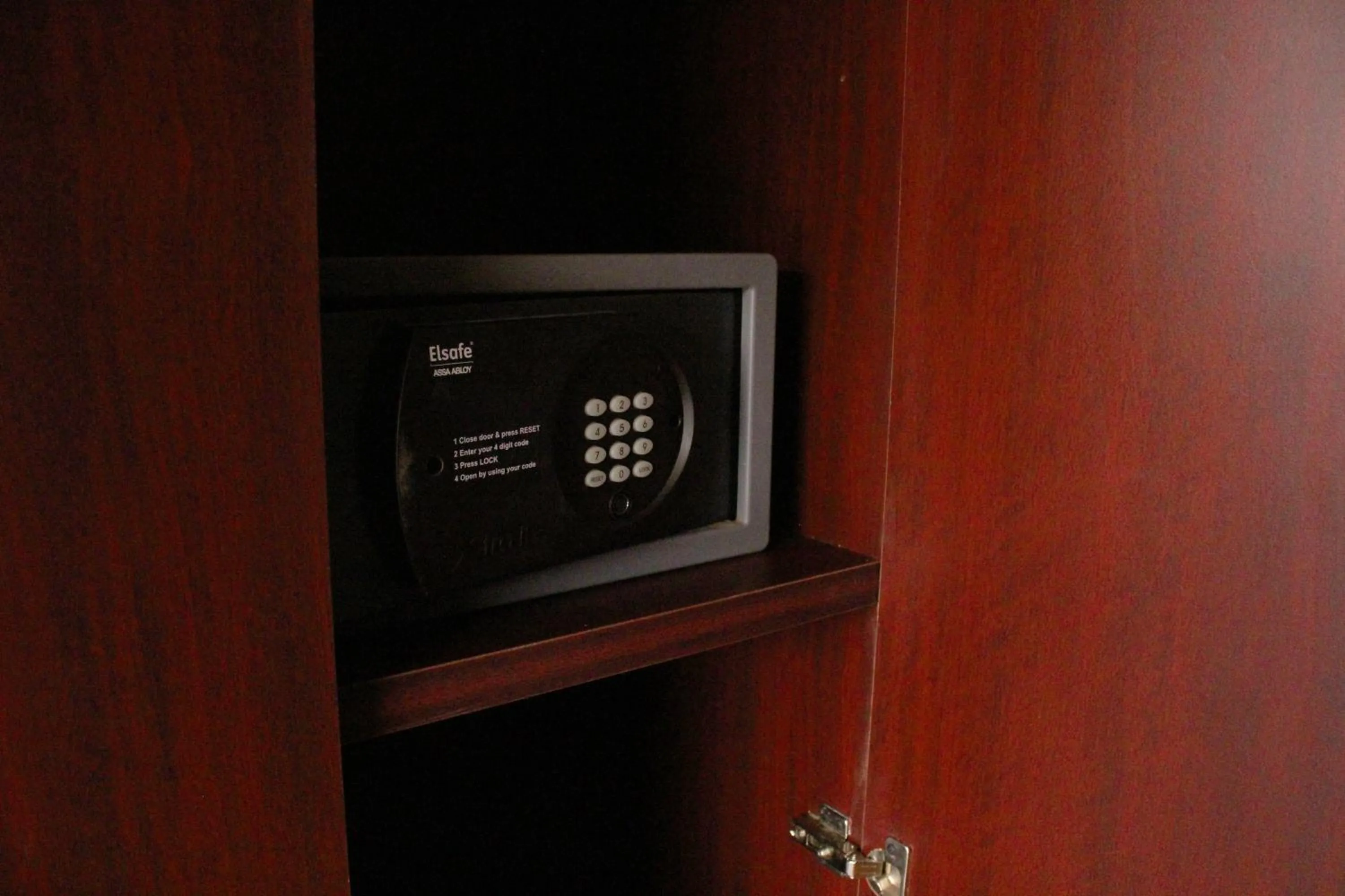 Logo/Certificate/Sign in Don Miguel