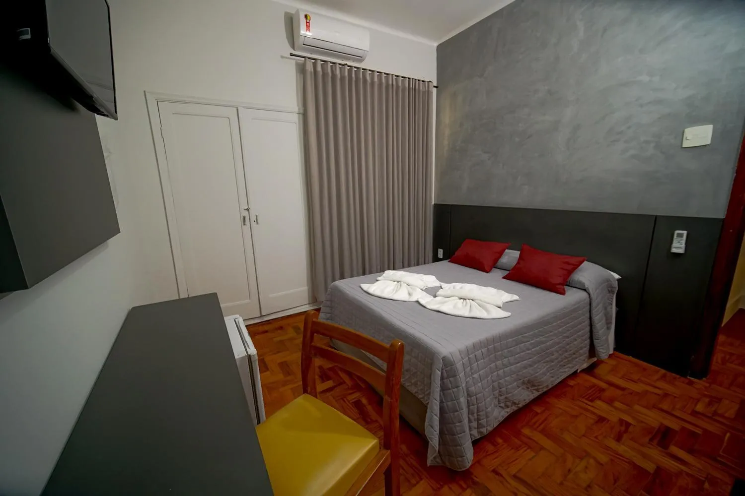 Photo of the whole room, Bed in Hotel Euro Suite Poços de Caldas By Nacional Inn