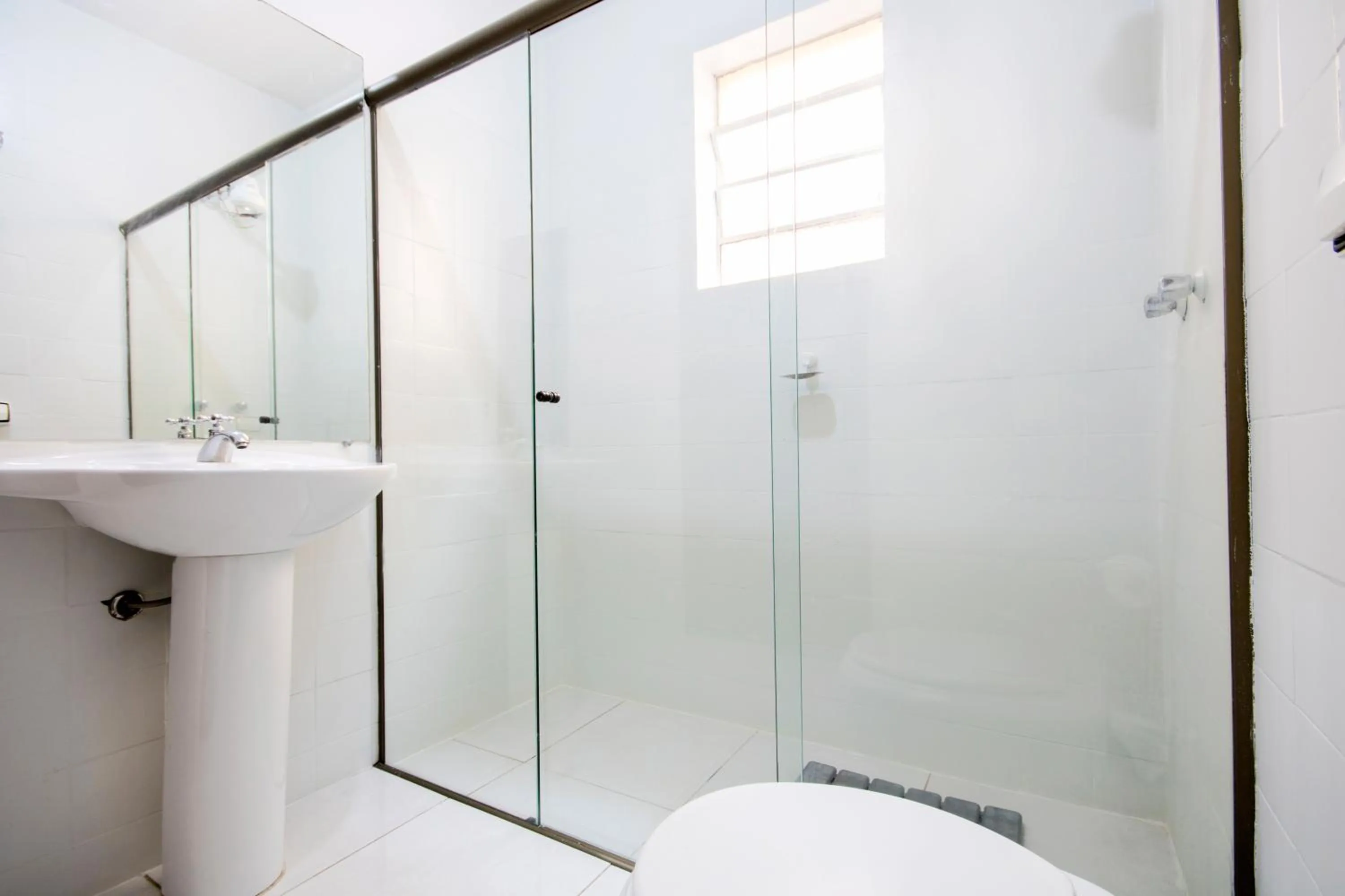 Bathroom in Hotel Euro Suite Poços de Caldas By Nacional Inn